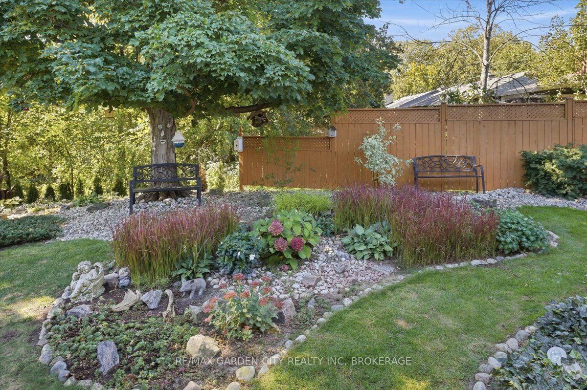 Photo 38 of 98 Village Road, St. Catharines, Glendale/Glenridge — HOMEH