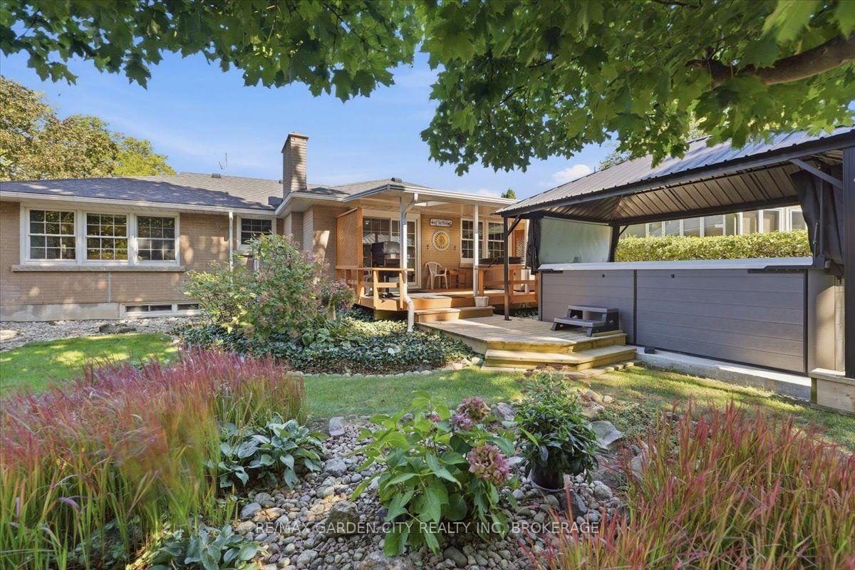 Photo 41 of 98 Village Road, St. Catharines, Glendale/Glenridge — HOMEH