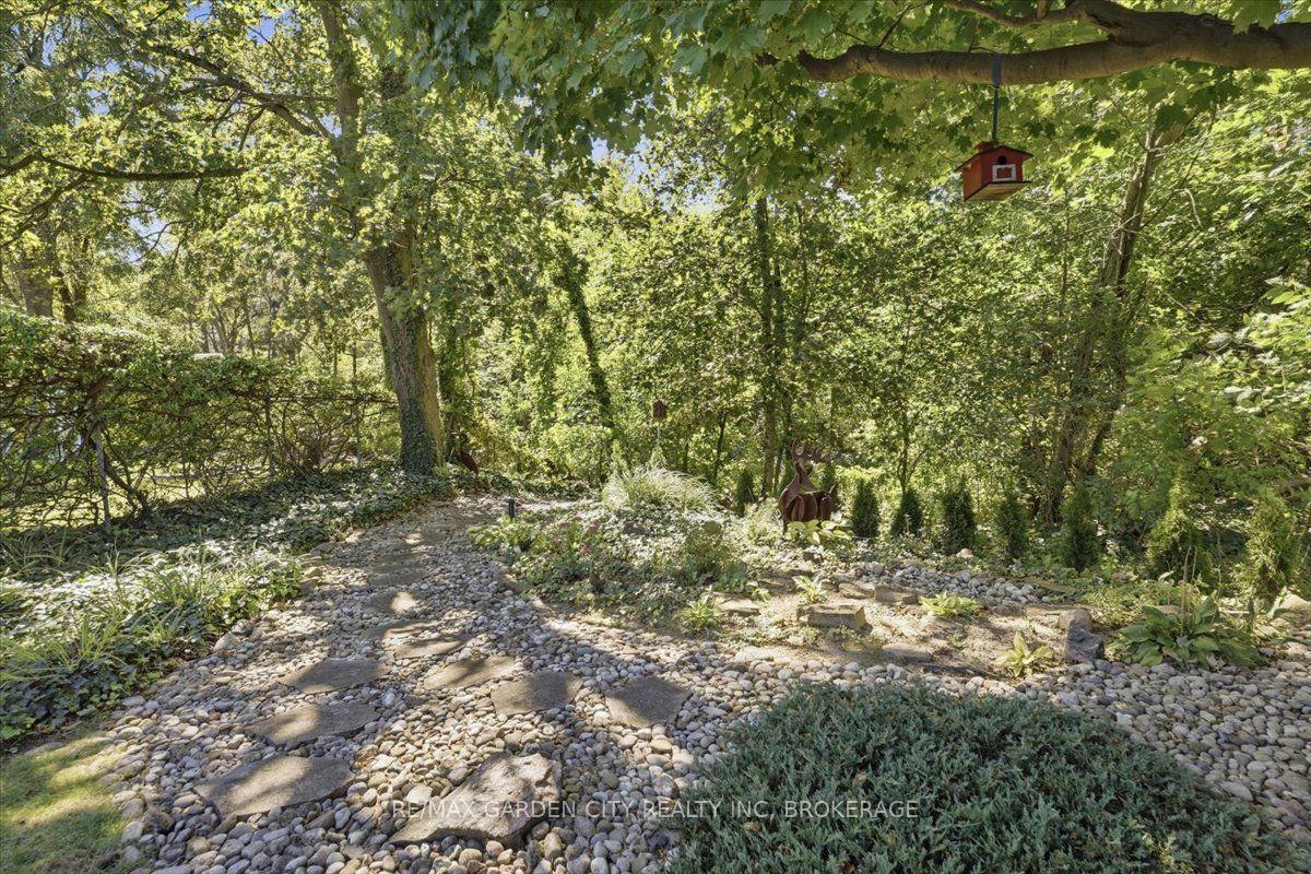 Photo 43 of 98 Village Road, St. Catharines, Glendale/Glenridge — HOMEH