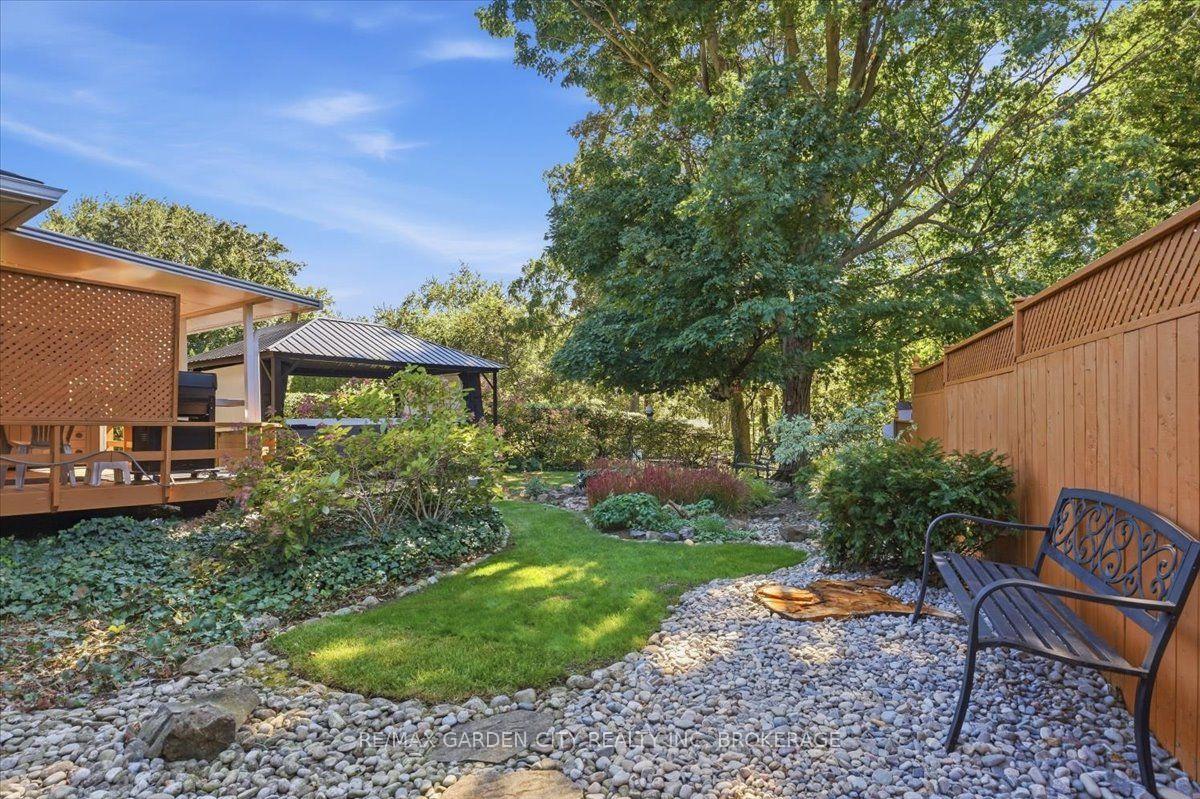 Photo 44 of 98 Village Road, St. Catharines, Glendale/Glenridge — HOMEH