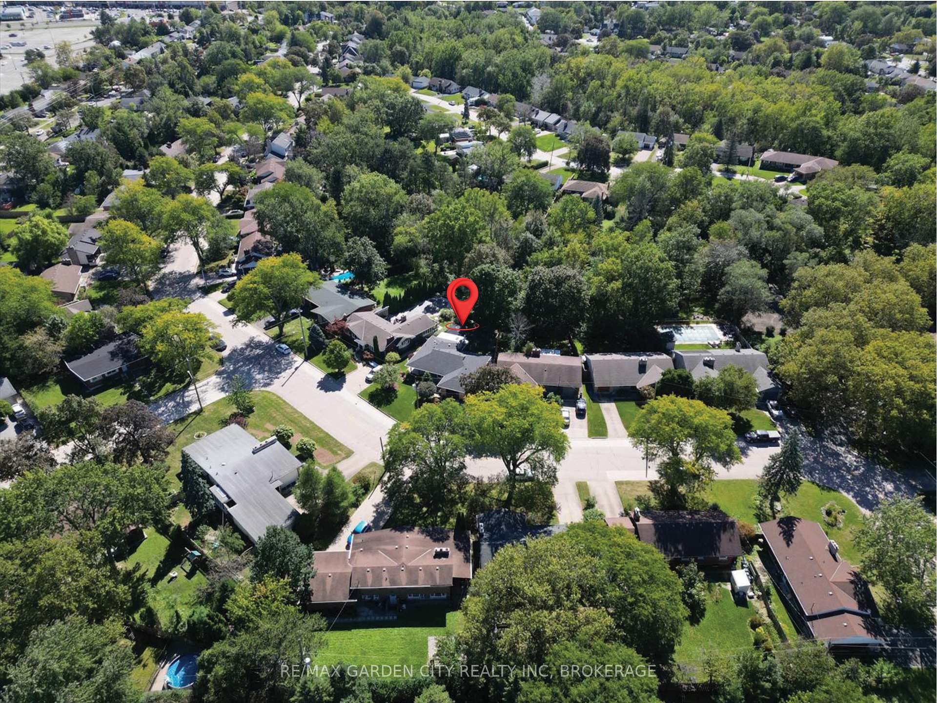 Photo 57 of 98 Village Road, St. Catharines, Glendale/Glenridge — HOMEH