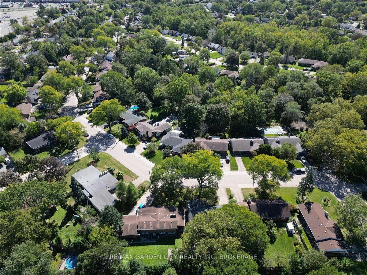Photo 52 of 98 Village Road, St. Catharines, Glendale/Glenridge — HOMEH