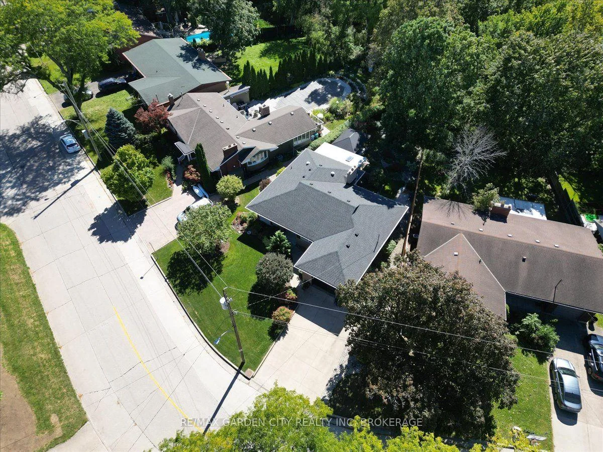 Photo 58 of 98 Village Road, St. Catharines, Glendale/Glenridge — HOMEH