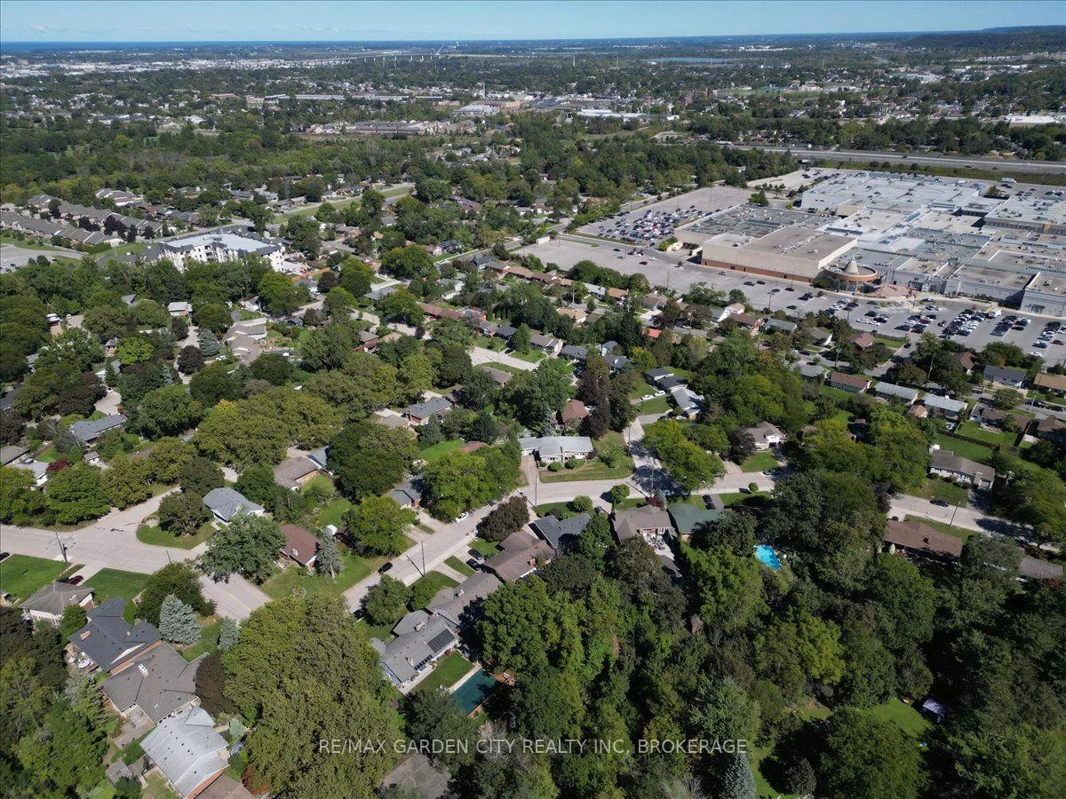 Photo 65 of 98 Village Road, St. Catharines, Glendale/Glenridge — HOMEH