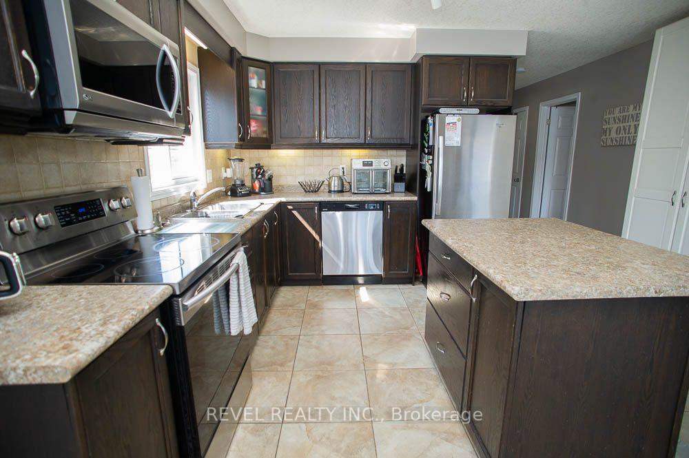 Photo 8 of 48 Nightingale Drive, Brantford, Empire South — HOMEH