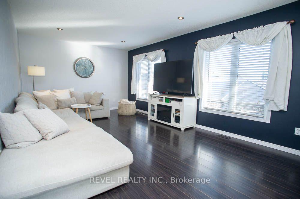 Photo 13 of 48 Nightingale Drive, Brantford, Empire South — HOMEH