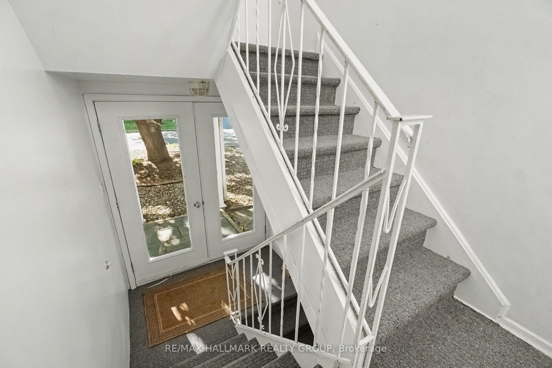 Photo 6 of 657 Golden Avenue, Ottawa, Laurentianview — HOMEH
