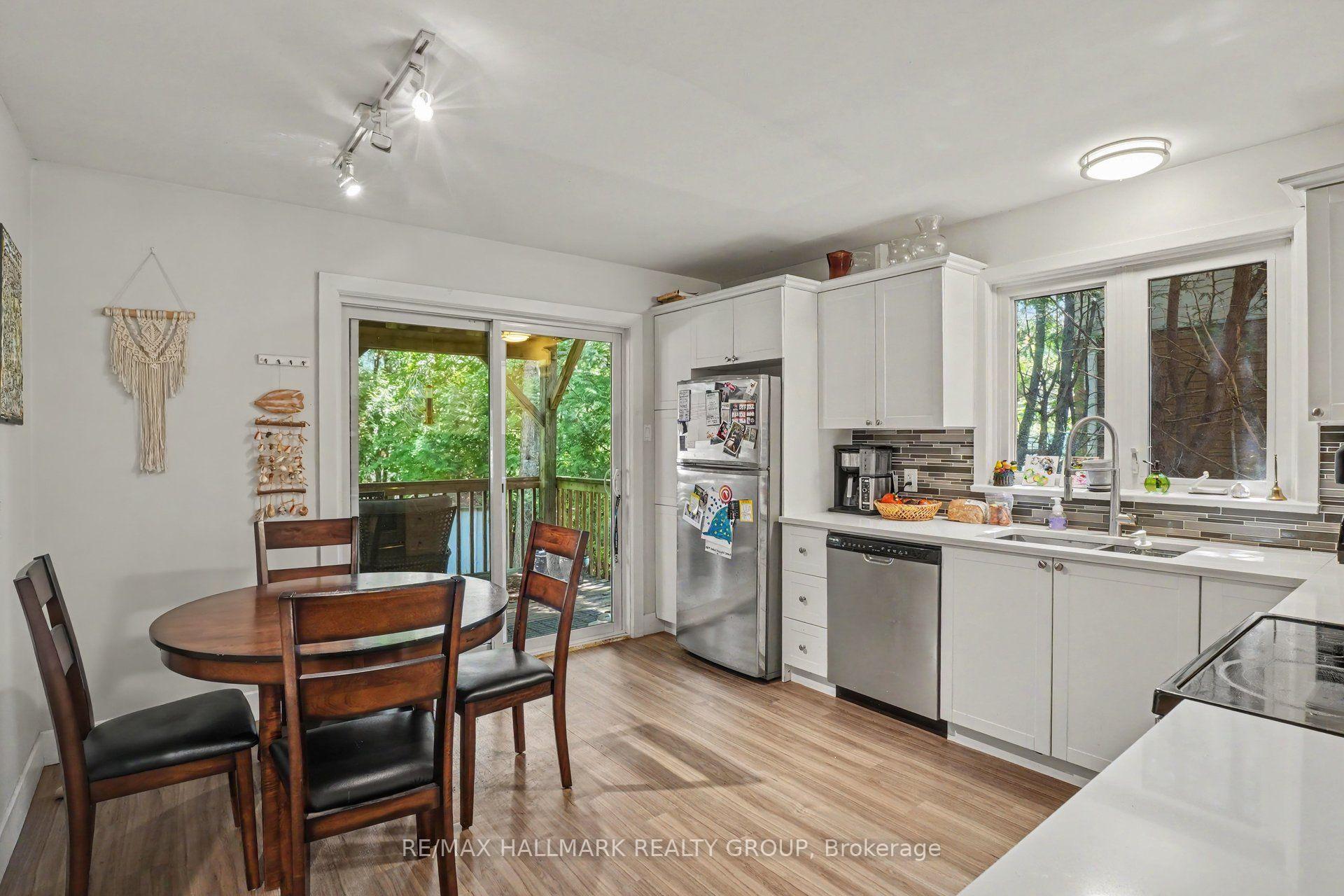 Photo 14 of 657 Golden Avenue, Ottawa, Laurentianview — HOMEH