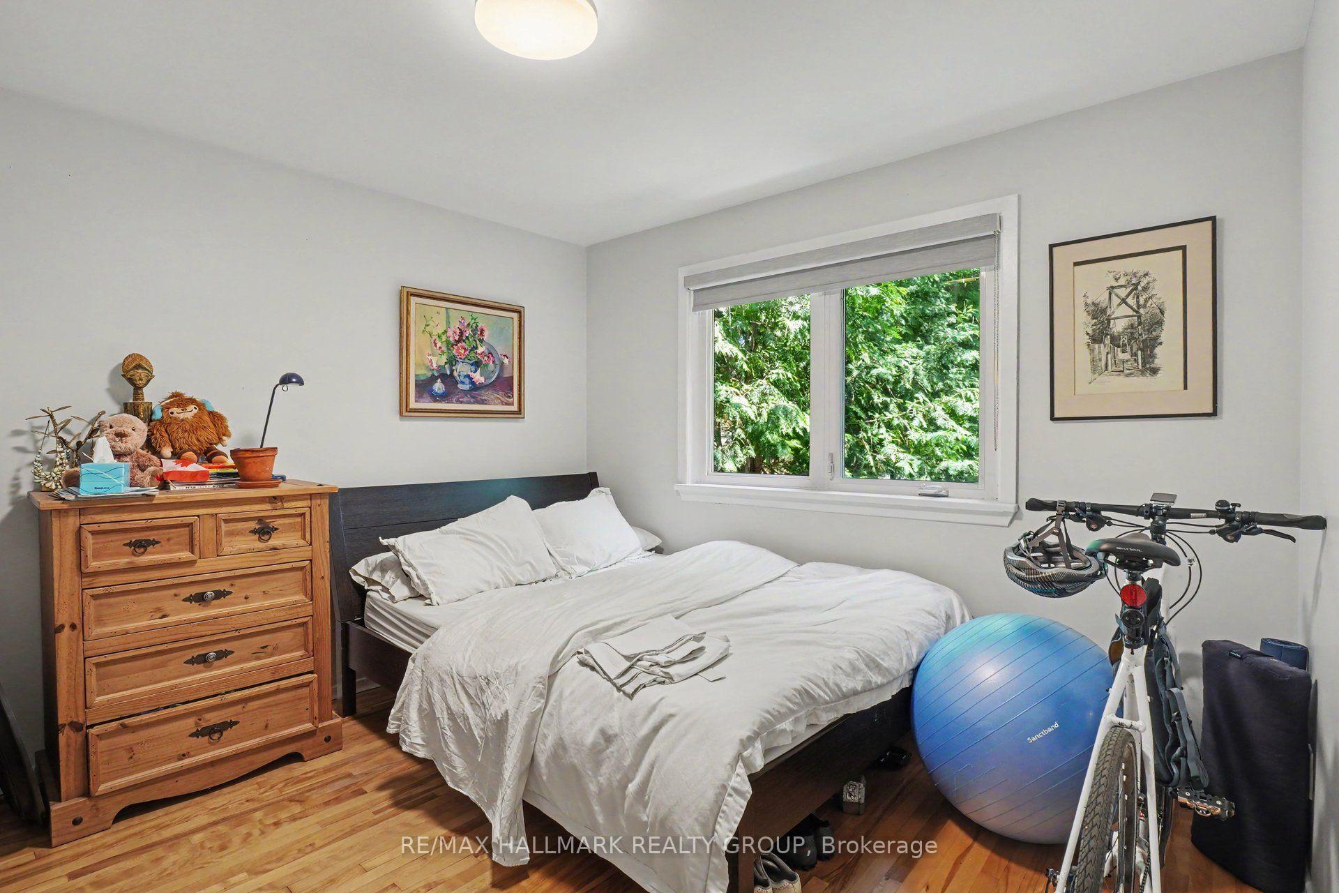 Photo 17 of 657 Golden Avenue, Ottawa, Laurentianview — HOMEH