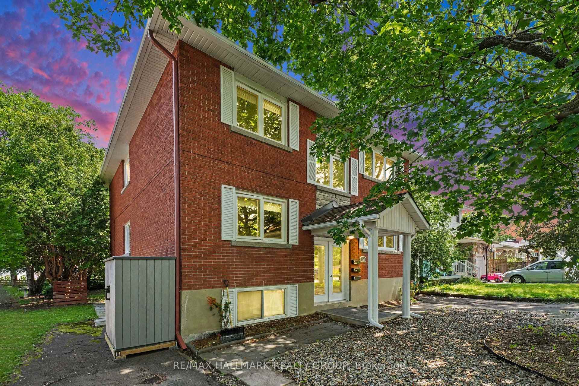 Photo 48 of 657 Golden Avenue, Ottawa, Laurentianview — HOMEH