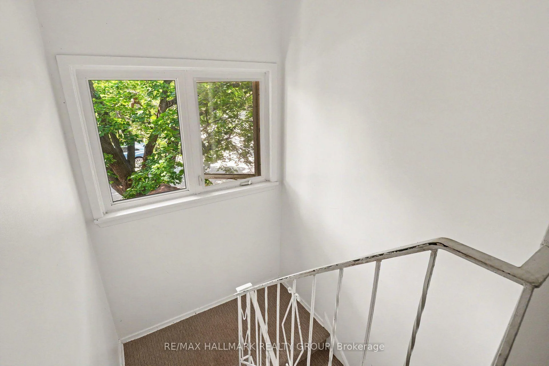 Photo 27 of 657 Golden Avenue, Ottawa, Laurentianview — HOMEH
