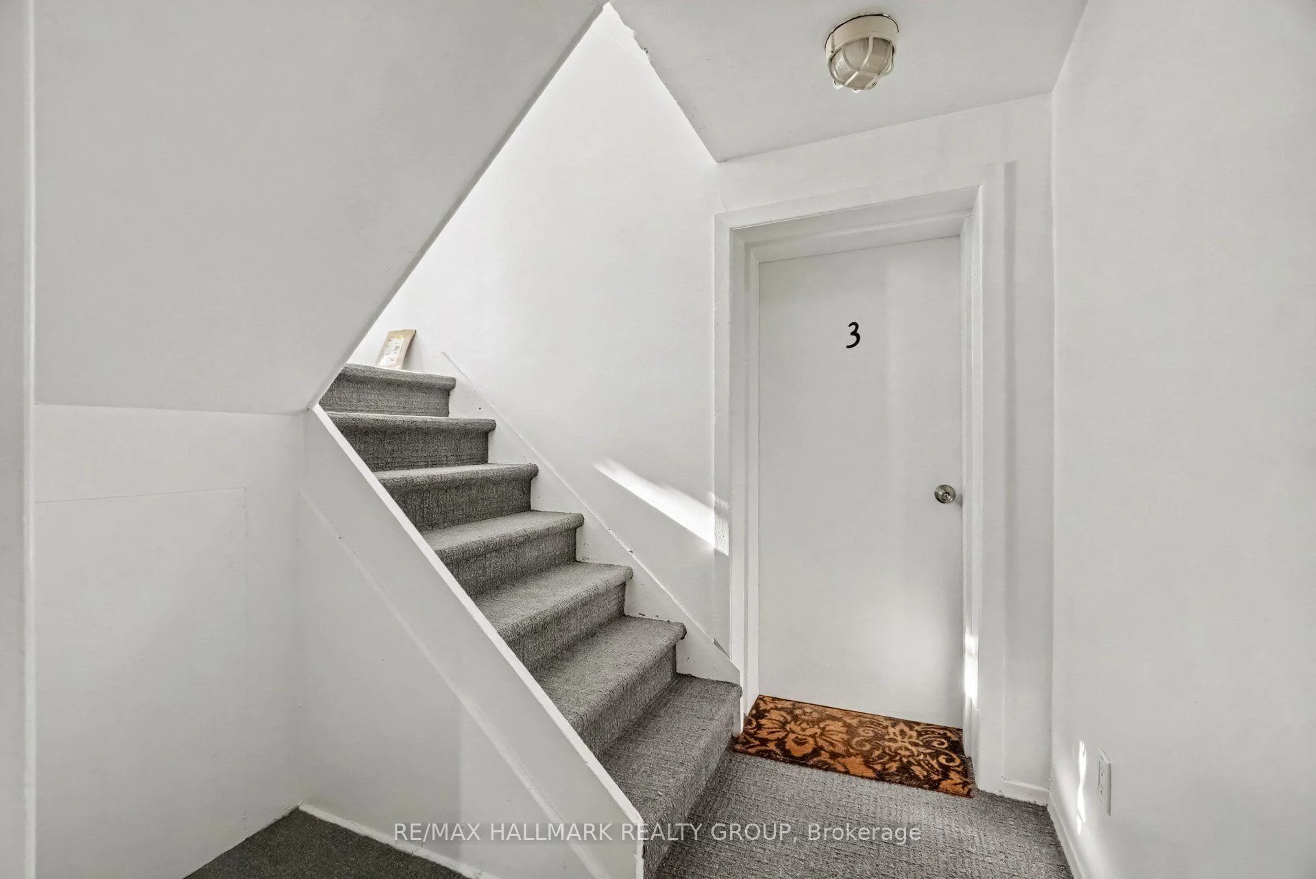 Photo 60 of 657 Golden Avenue, Ottawa, Laurentianview — HOMEH