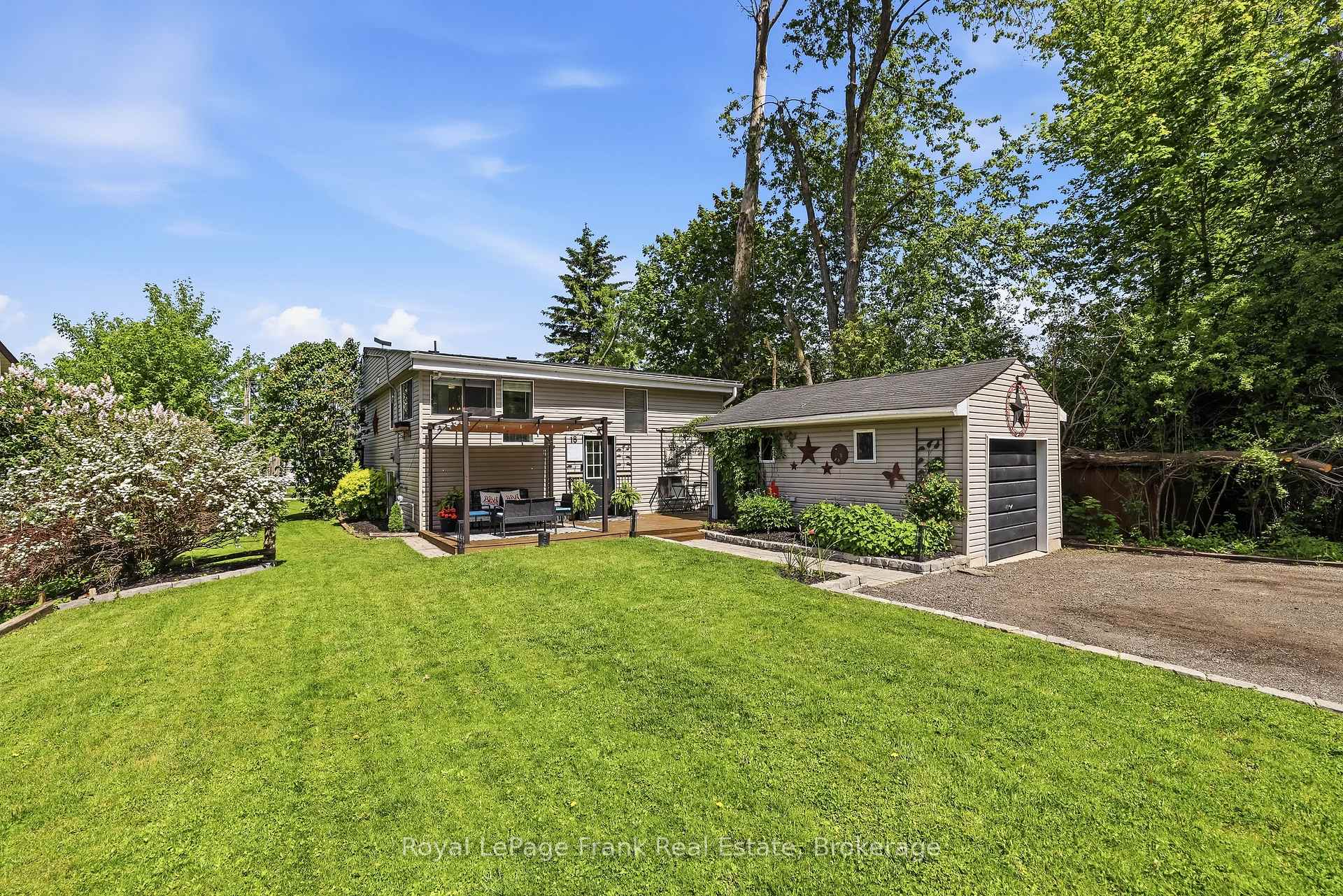 Photo 2 of 18 Armstrong Avenue, Scugog, Rural Scugog — HOMEH