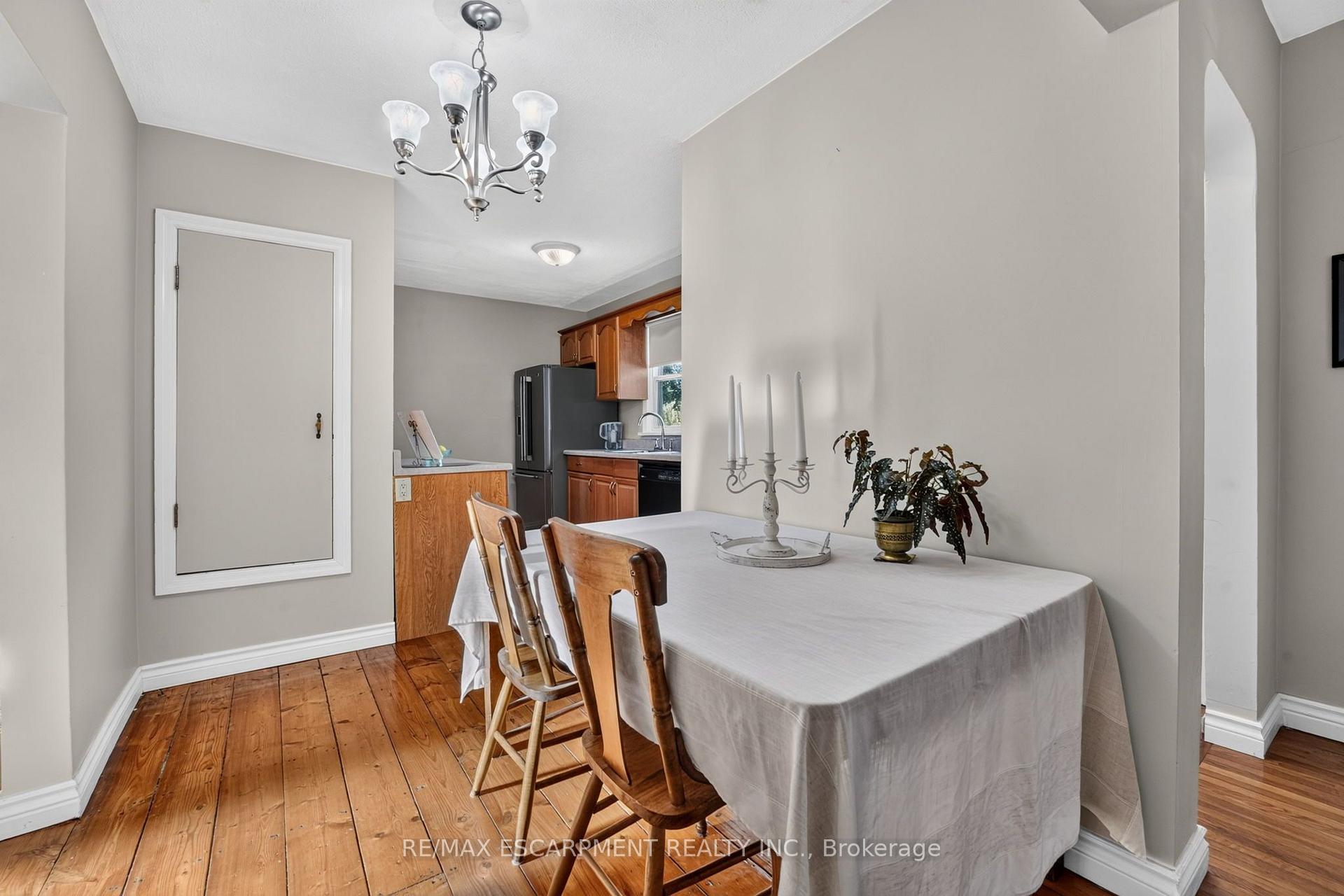 Photo 11 of 416 Bartlett Avenue, Grimsby, Grimsby Beach — HOMEH