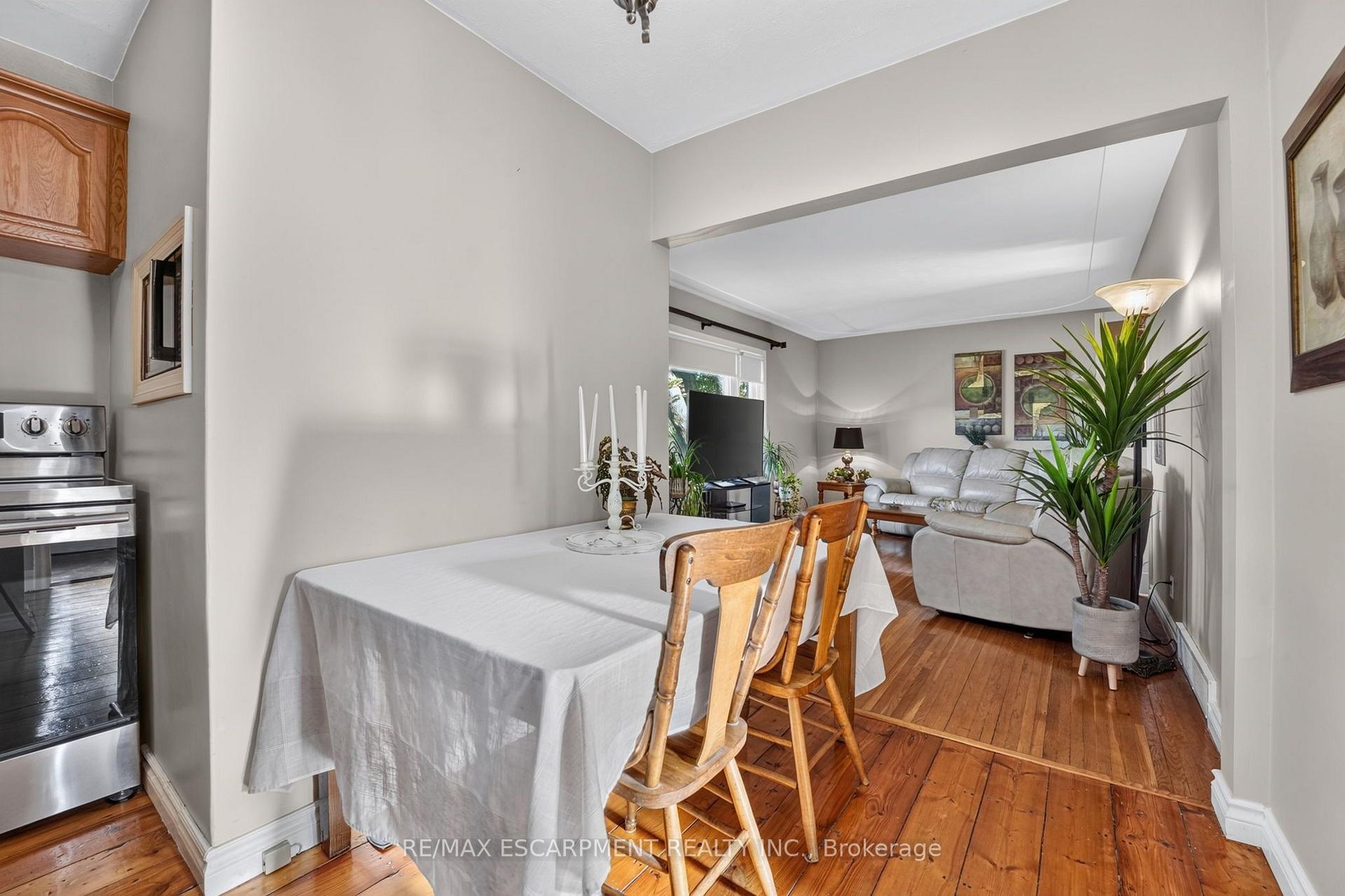 Photo 12 of 416 Bartlett Avenue, Grimsby, Grimsby Beach — HOMEH