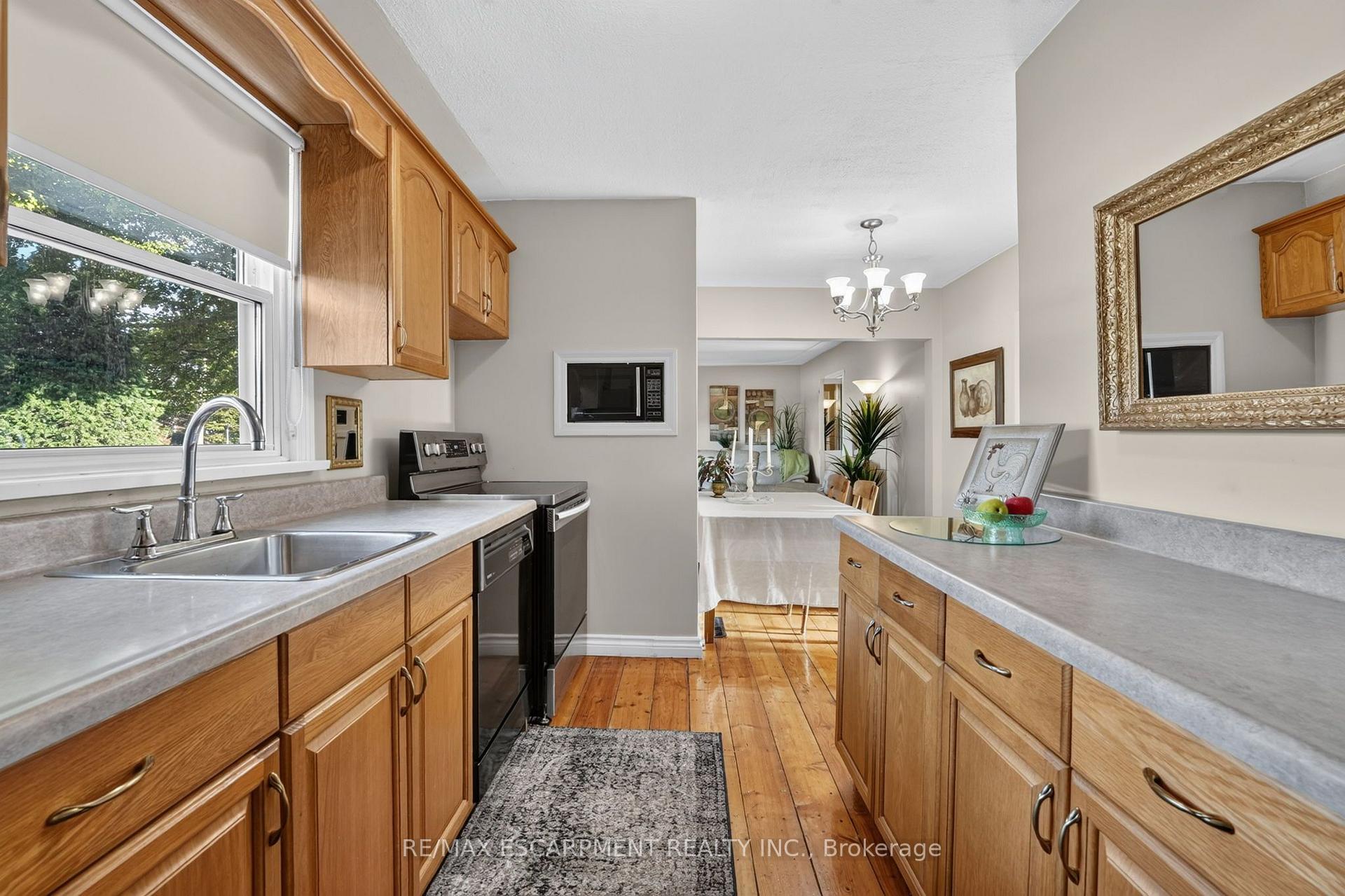Photo 22 of 416 Bartlett Avenue, Grimsby, Grimsby Beach — HOMEH