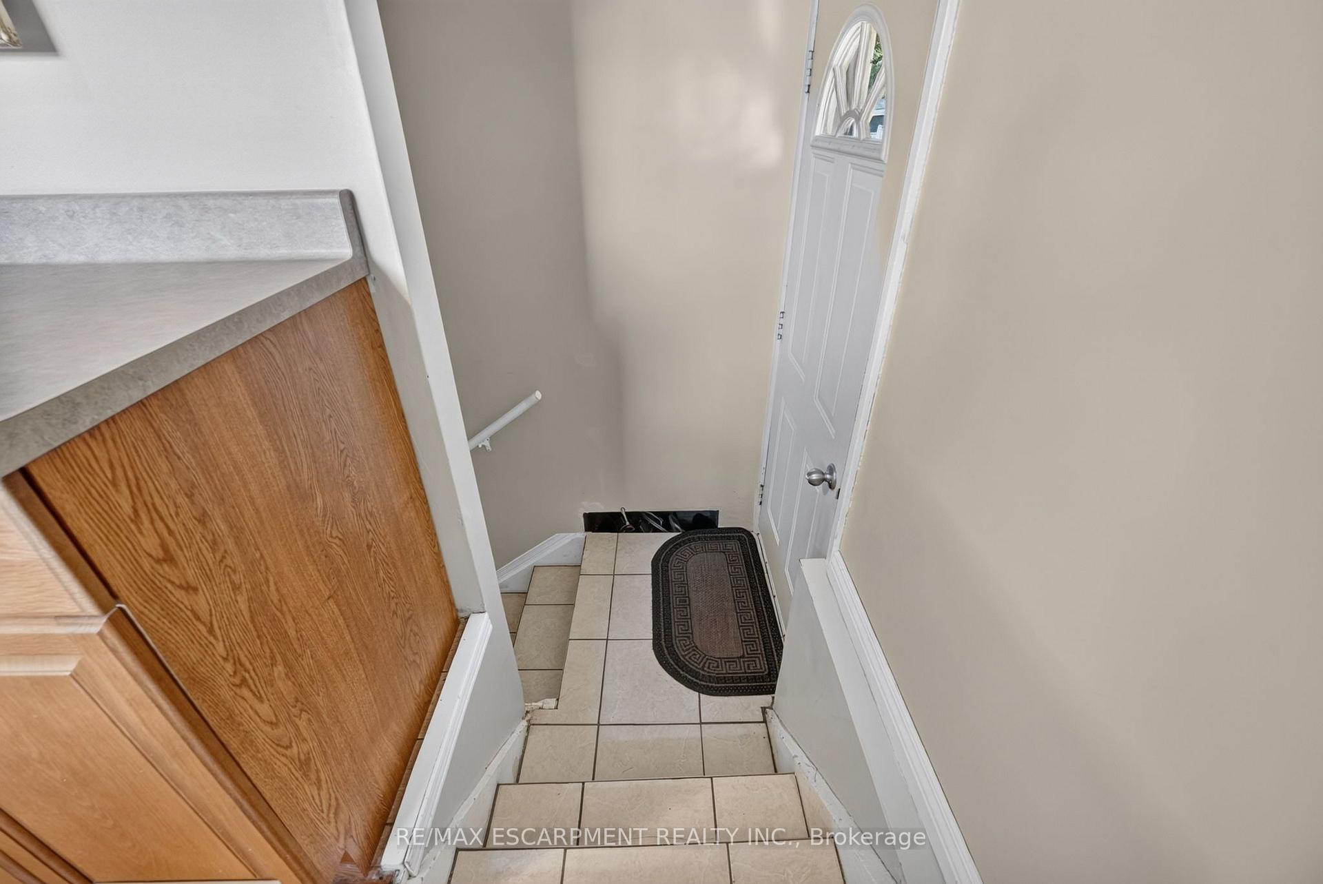 Photo 24 of 416 Bartlett Avenue, Grimsby, Grimsby Beach — HOMEH
