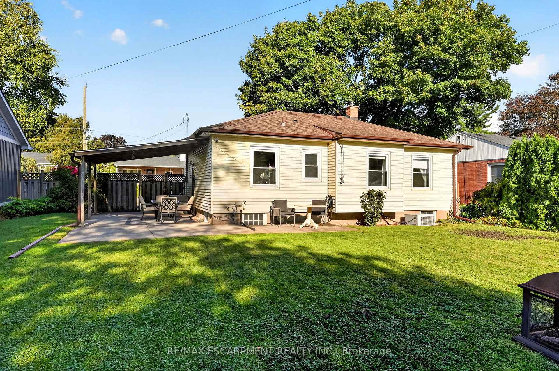 Photo 32 of 416 Bartlett Avenue, Grimsby, Grimsby Beach — HOMEH