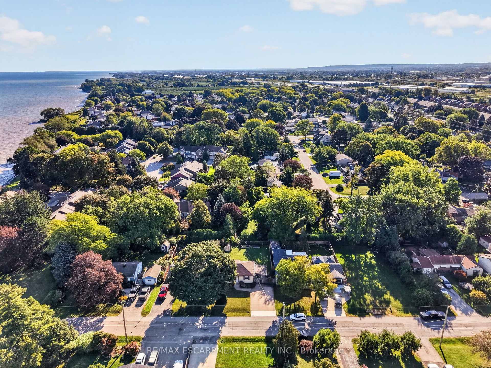 Photo 36 of 416 Bartlett Avenue, Grimsby, Grimsby Beach — HOMEH