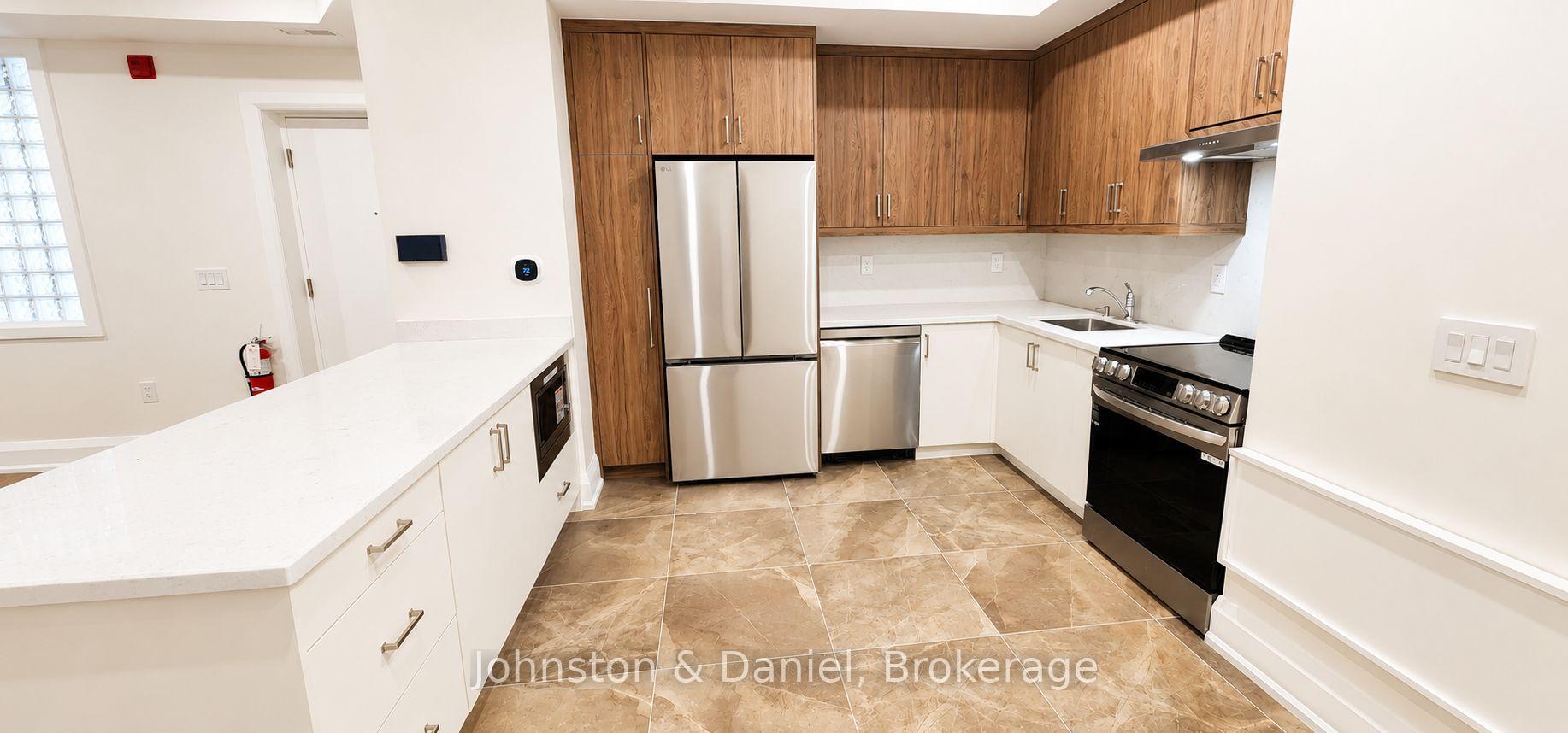 Photo 5 of Unit 202, 2579 Yonge Street, Toronto, Mount Pleasant East — HOMEH