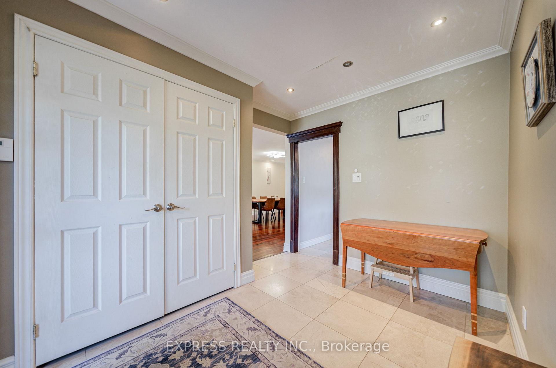 Photo 4 of 42 Gatehead Road, North York, Bayview Village — HOMEH