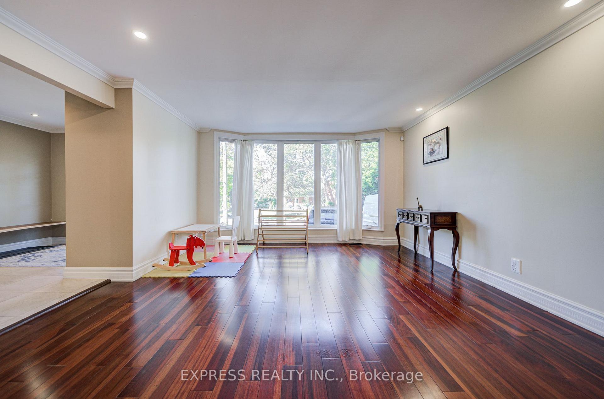 Photo 5 of 42 Gatehead Road, North York, Bayview Village — HOMEH