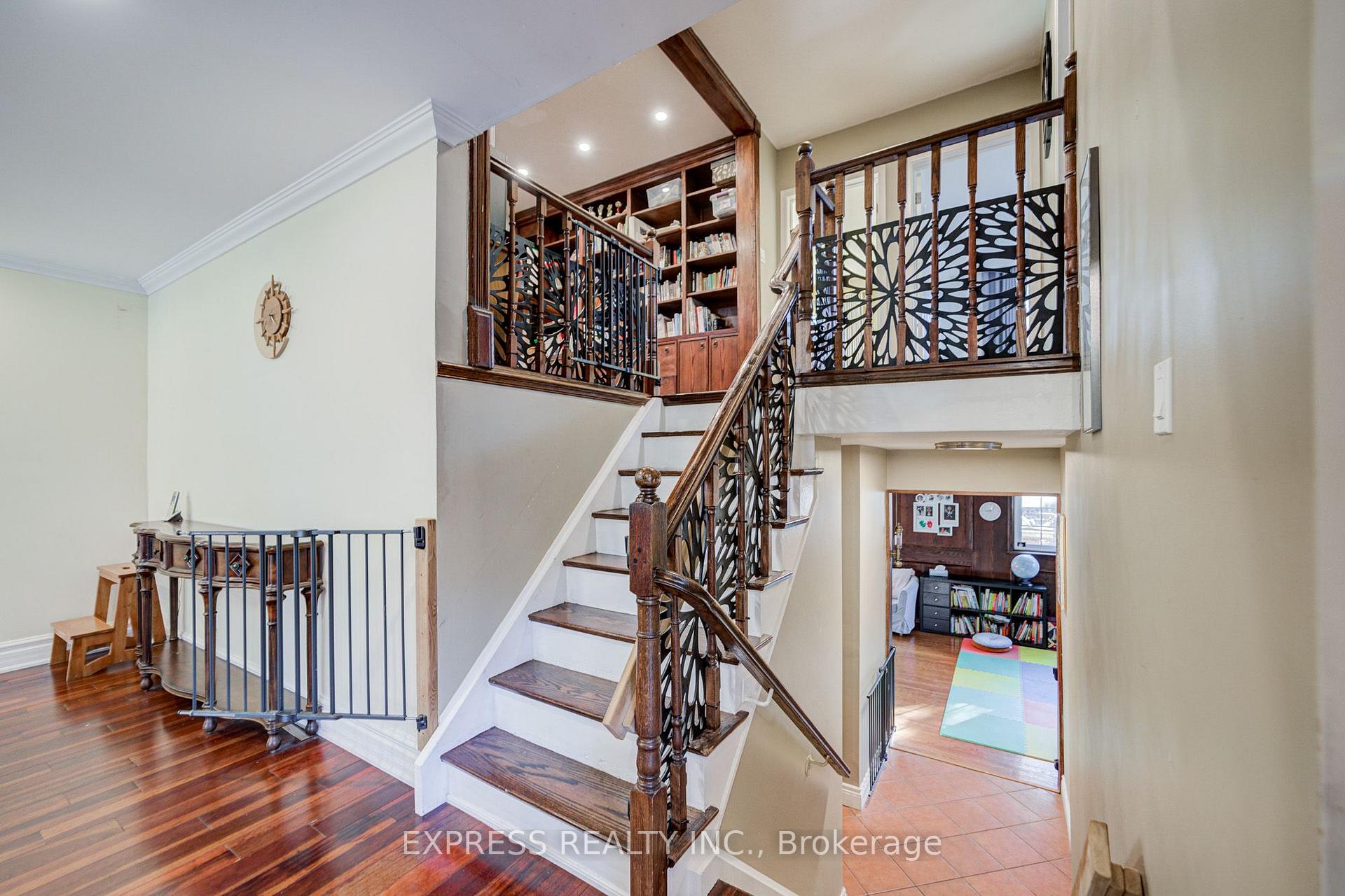 Photo 11 of 42 Gatehead Road, North York, Bayview Village — HOMEH