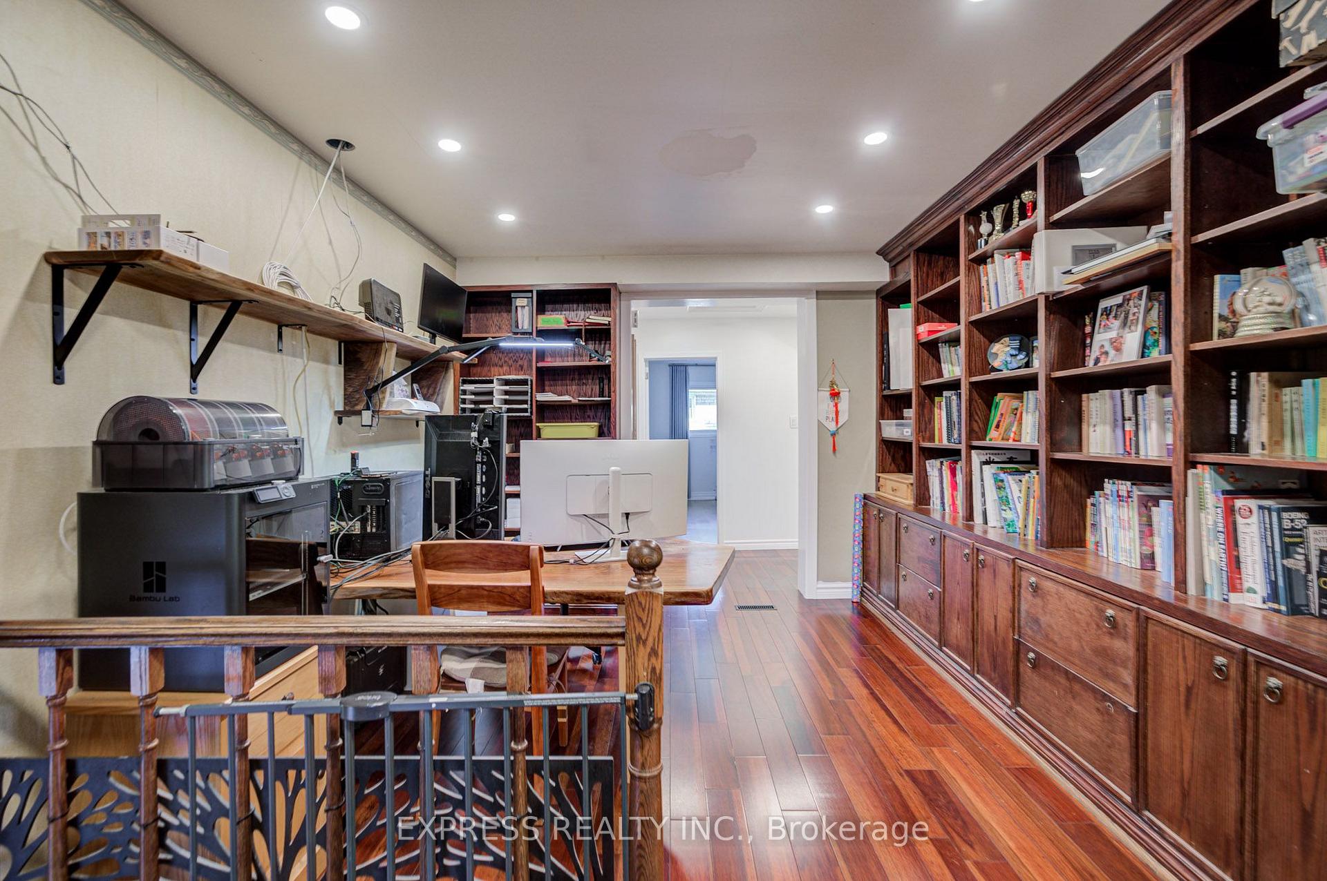 Photo 12 of 42 Gatehead Road, North York, Bayview Village — HOMEH
