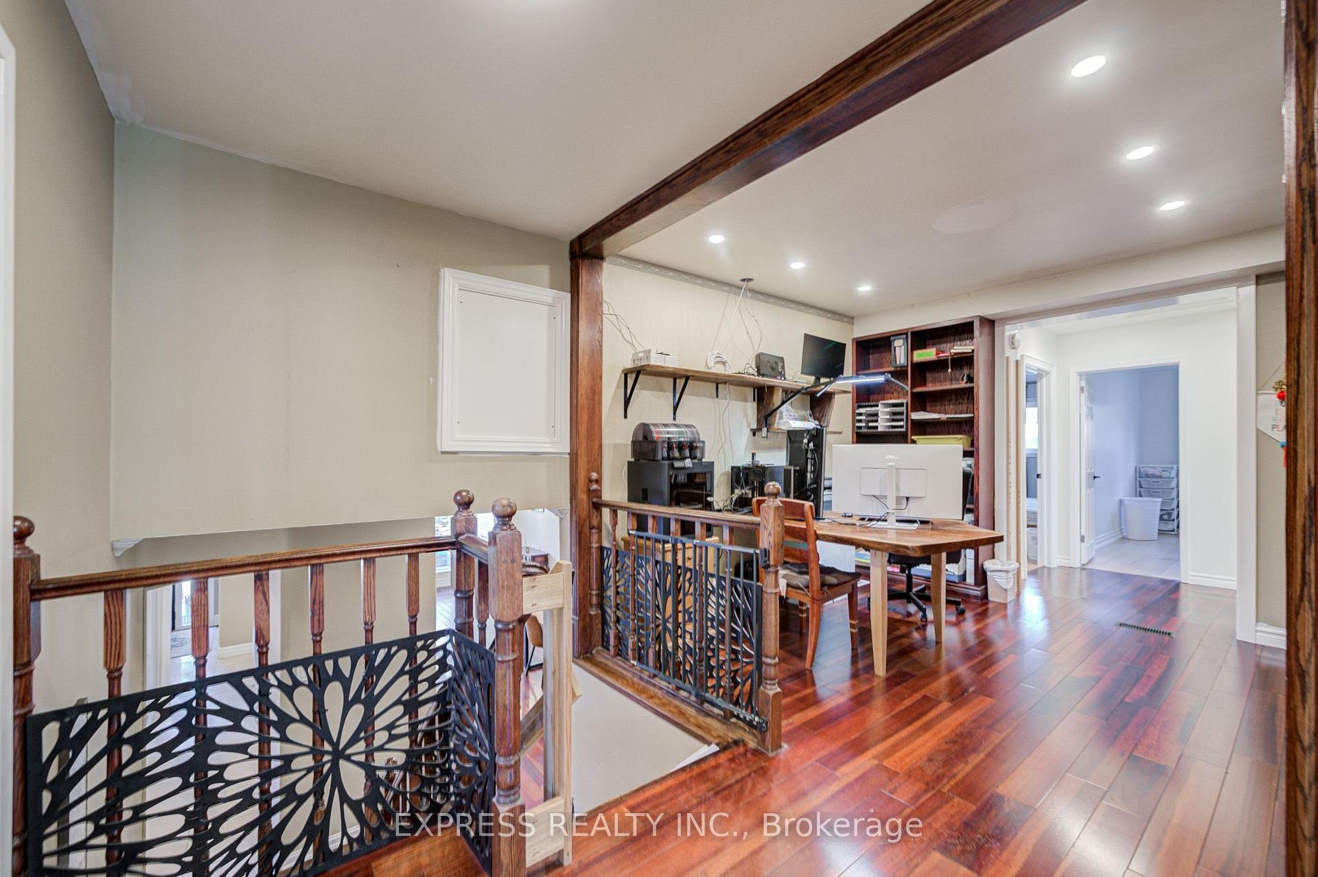 Photo 13 of 42 Gatehead Road, North York, Bayview Village — HOMEH