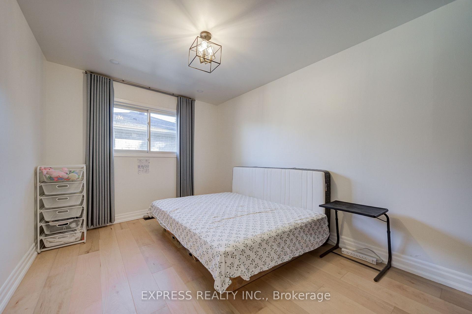 Photo 17 of 42 Gatehead Road, North York, Bayview Village — HOMEH