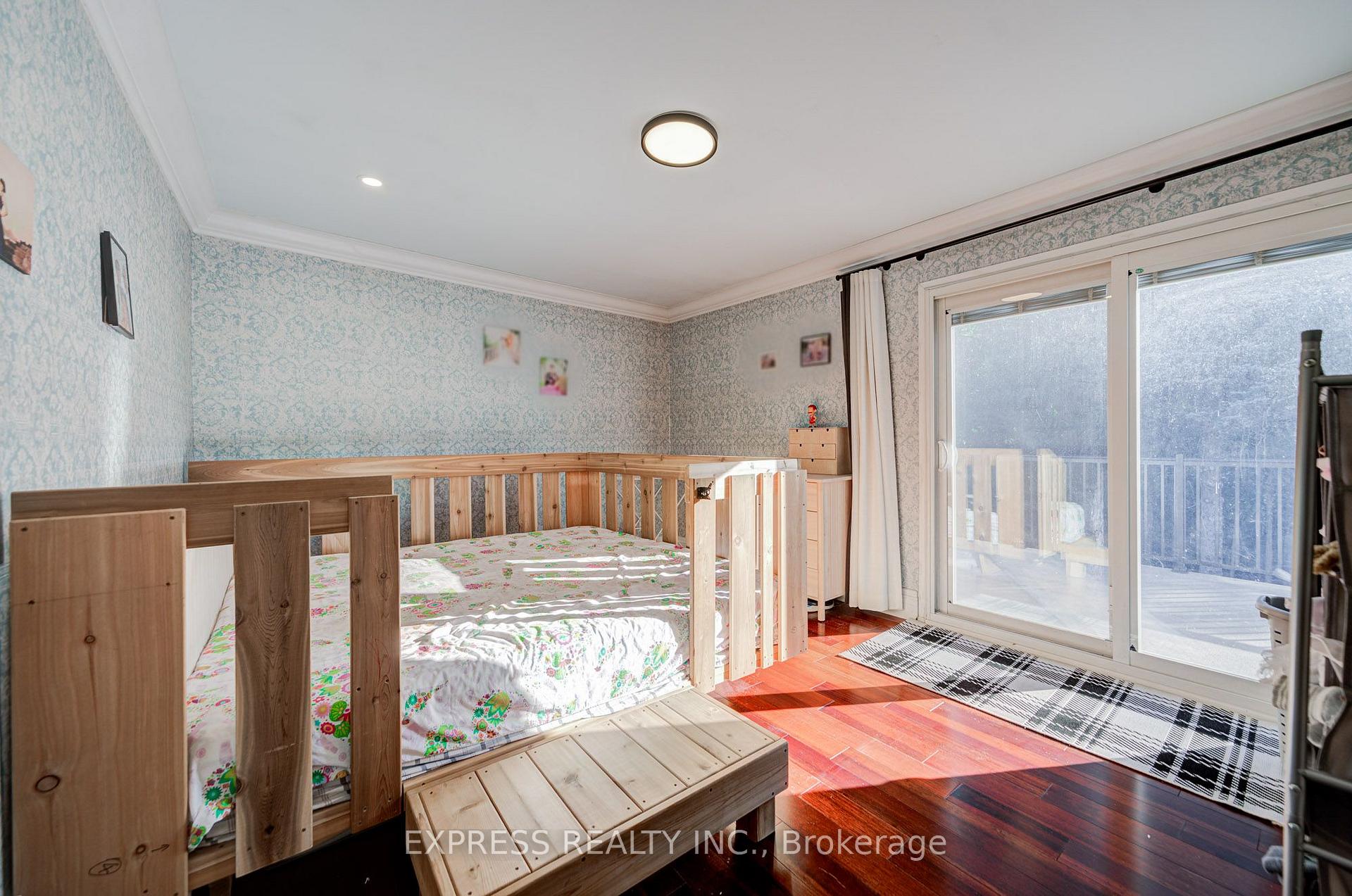 Photo 19 of 42 Gatehead Road, North York, Bayview Village — HOMEH