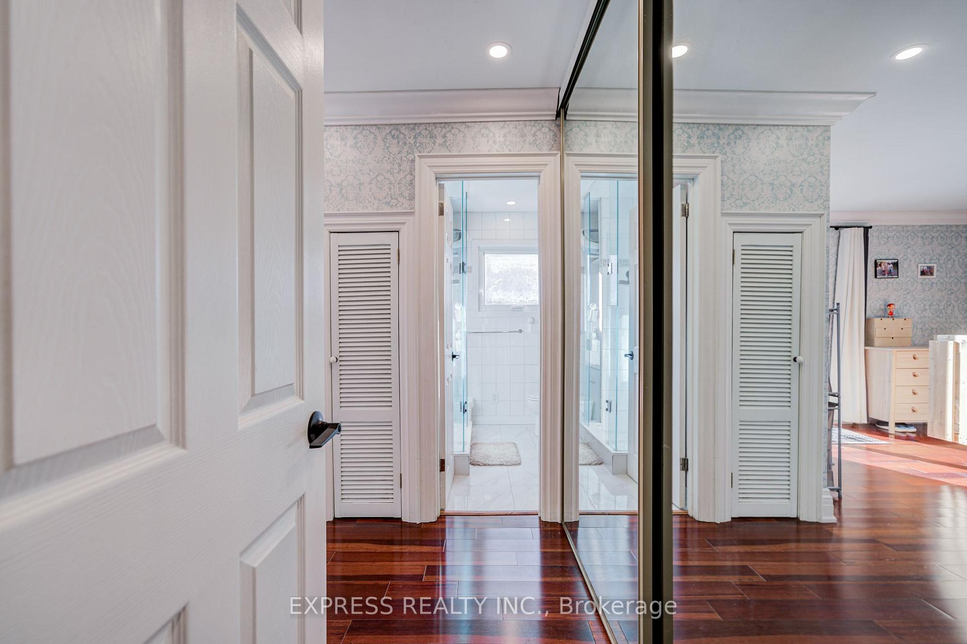 Photo 24 of 42 Gatehead Road, North York, Bayview Village — HOMEH
