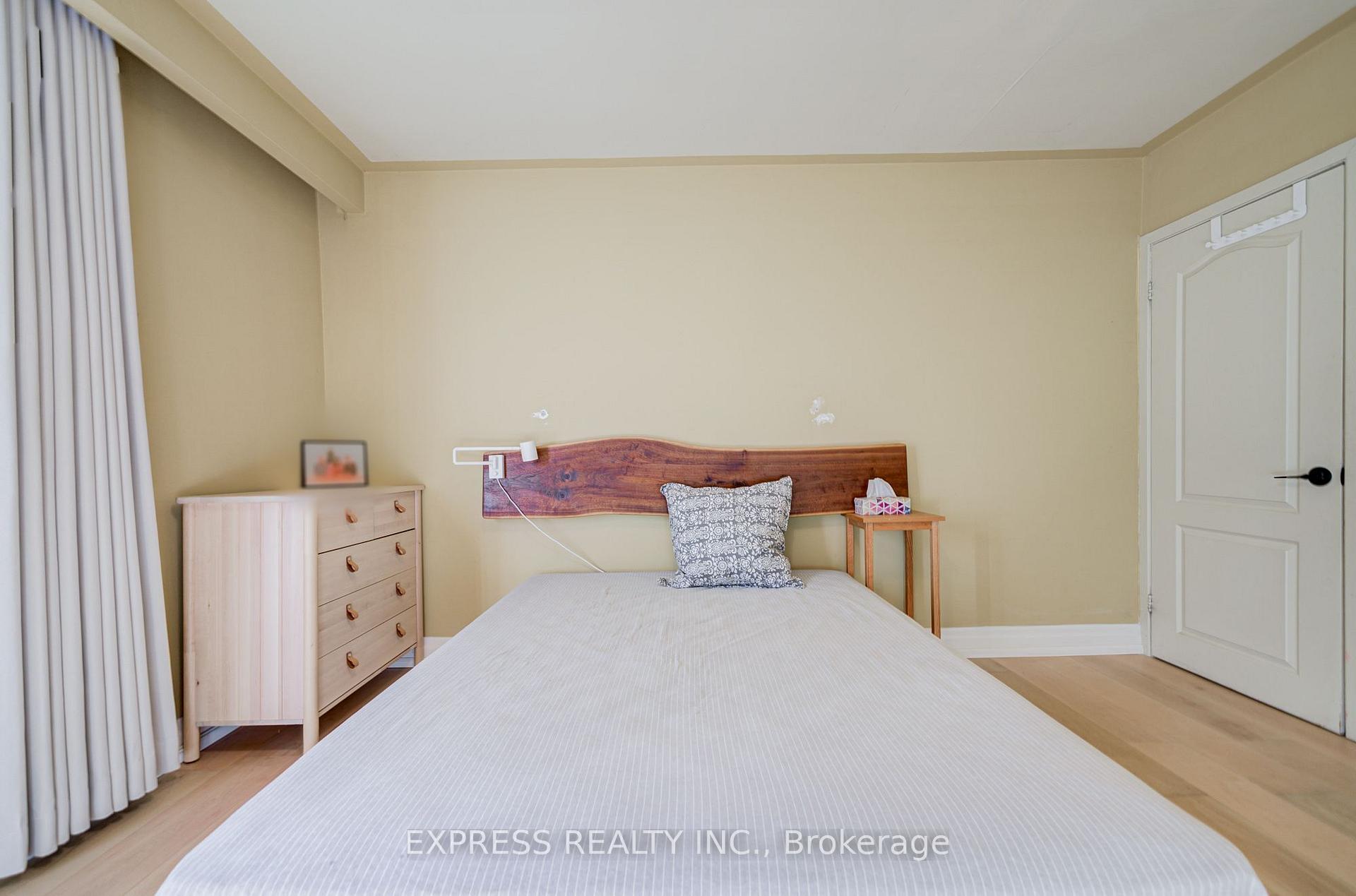 Photo 29 of 42 Gatehead Road, North York, Bayview Village — HOMEH