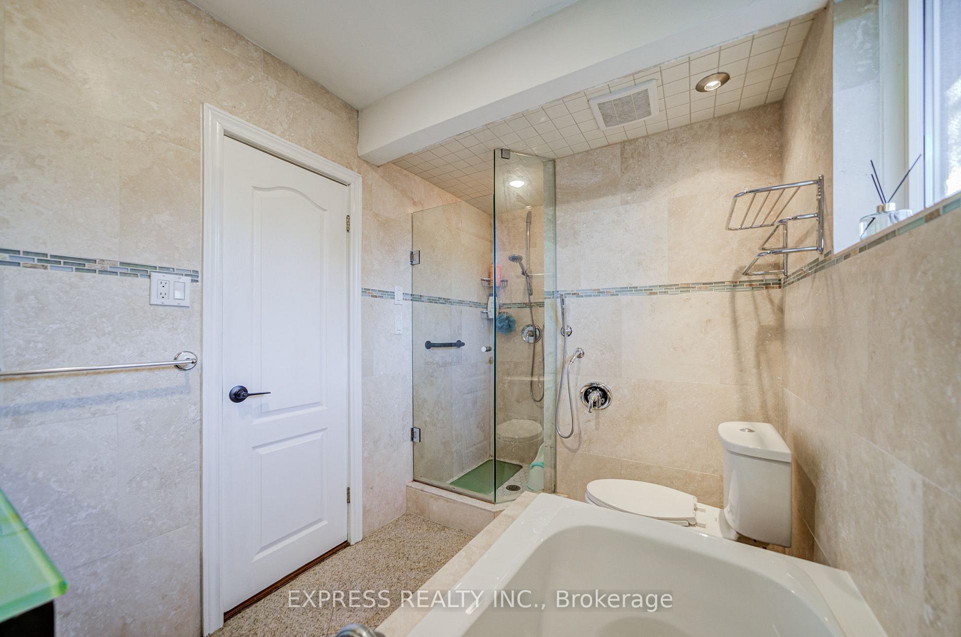 Photo 34 of 42 Gatehead Road, North York, Bayview Village — HOMEH