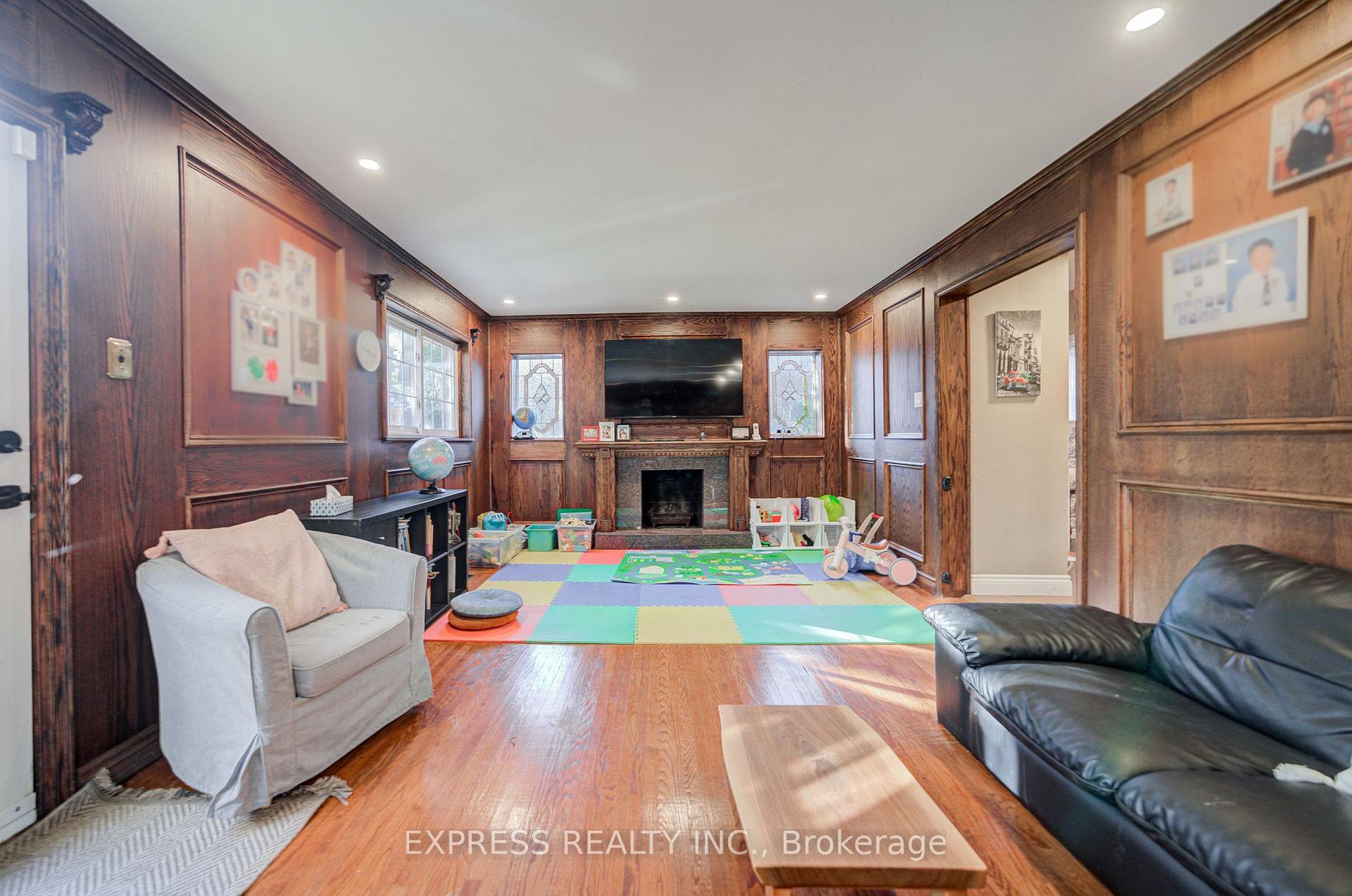 Photo 38 of 42 Gatehead Road, North York, Bayview Village — HOMEH