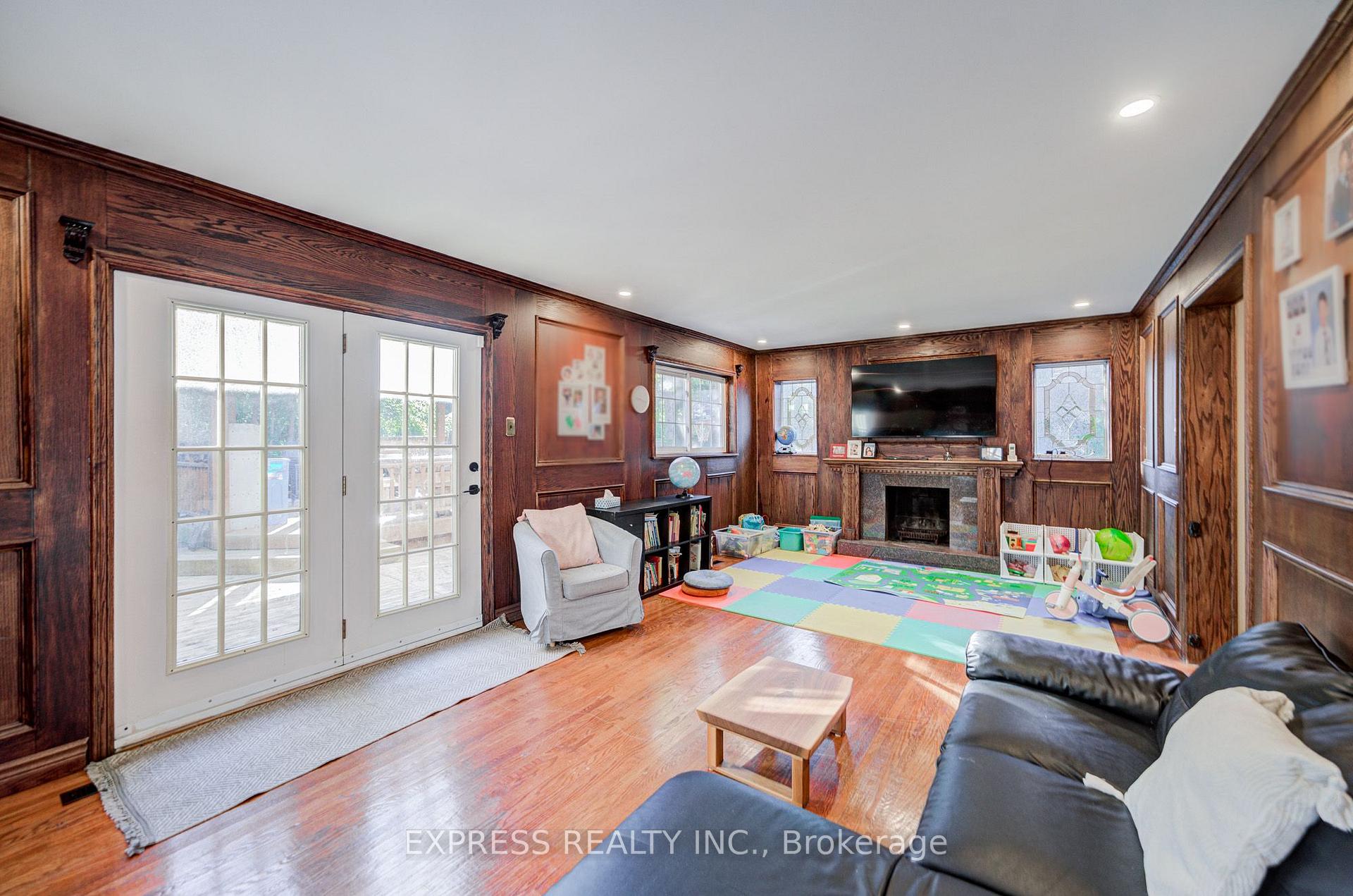 Photo 39 of 42 Gatehead Road, North York, Bayview Village — HOMEH