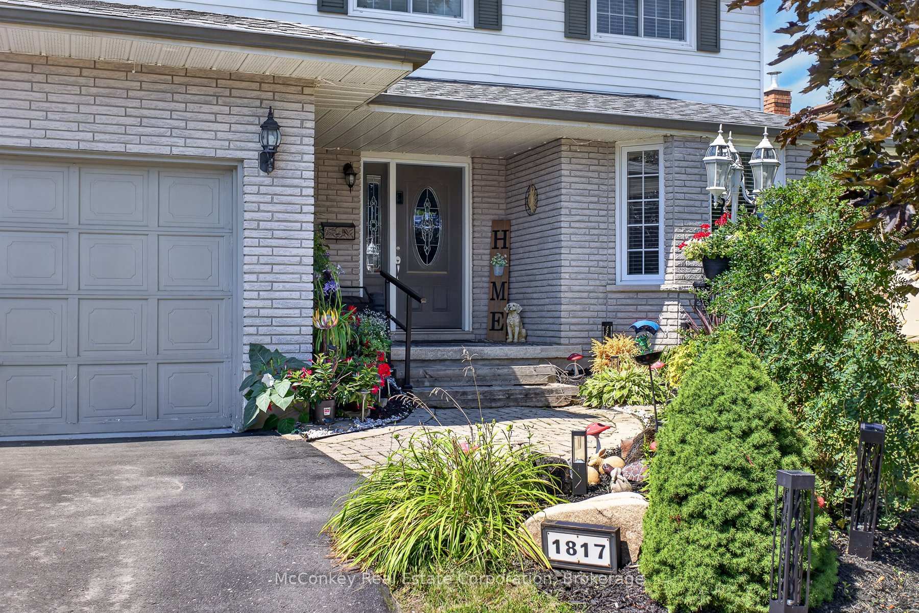 Photo 2 of 1817 Parkwood Circle, Peterborough, Monaghan Ward 2 — HOMEH