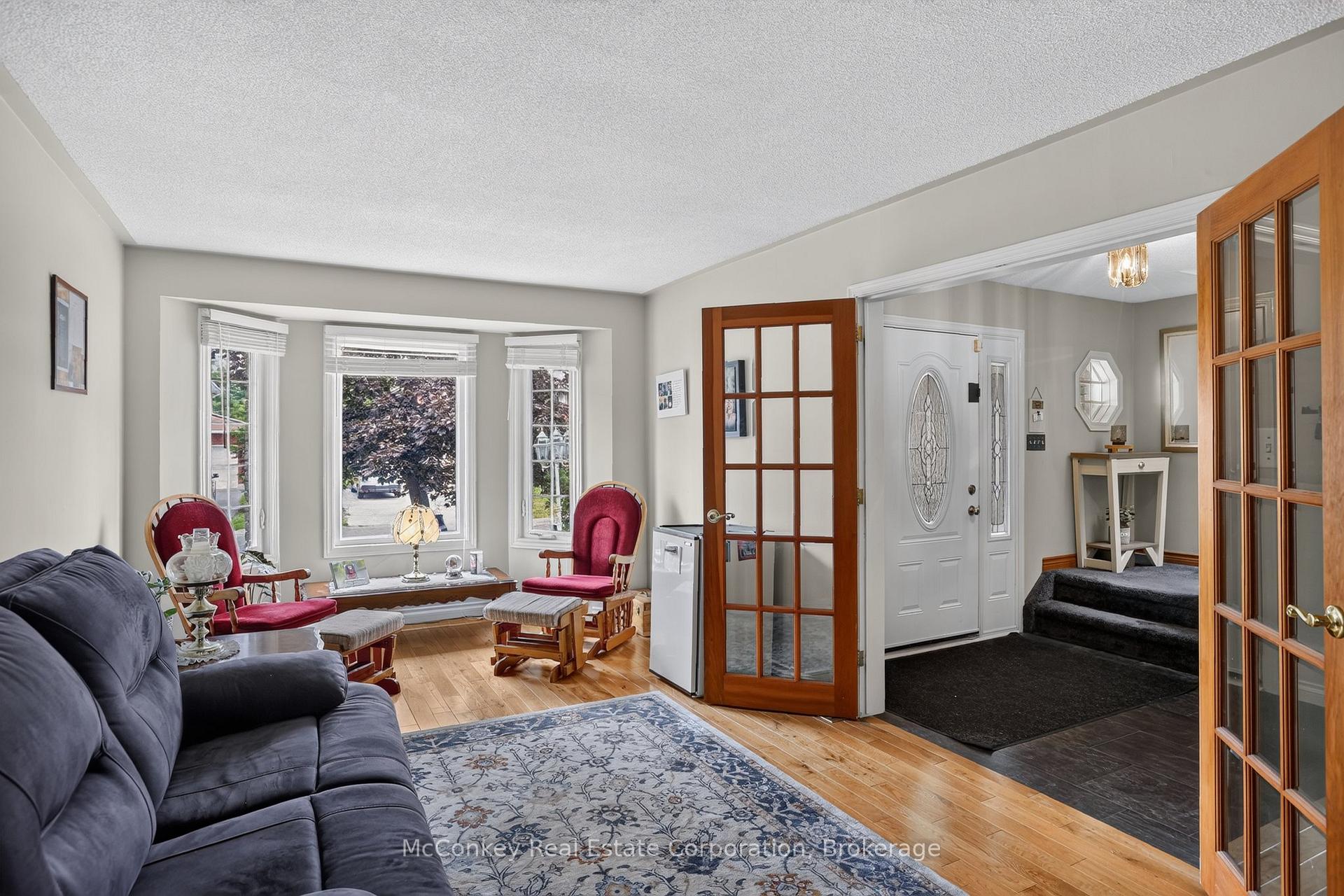 Photo 17 of 1817 Parkwood Circle, Peterborough, Monaghan Ward 2 — HOMEH