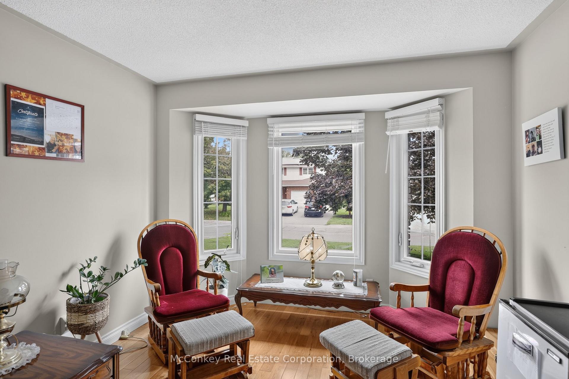 Photo 18 of 1817 Parkwood Circle, Peterborough, Monaghan Ward 2 — HOMEH