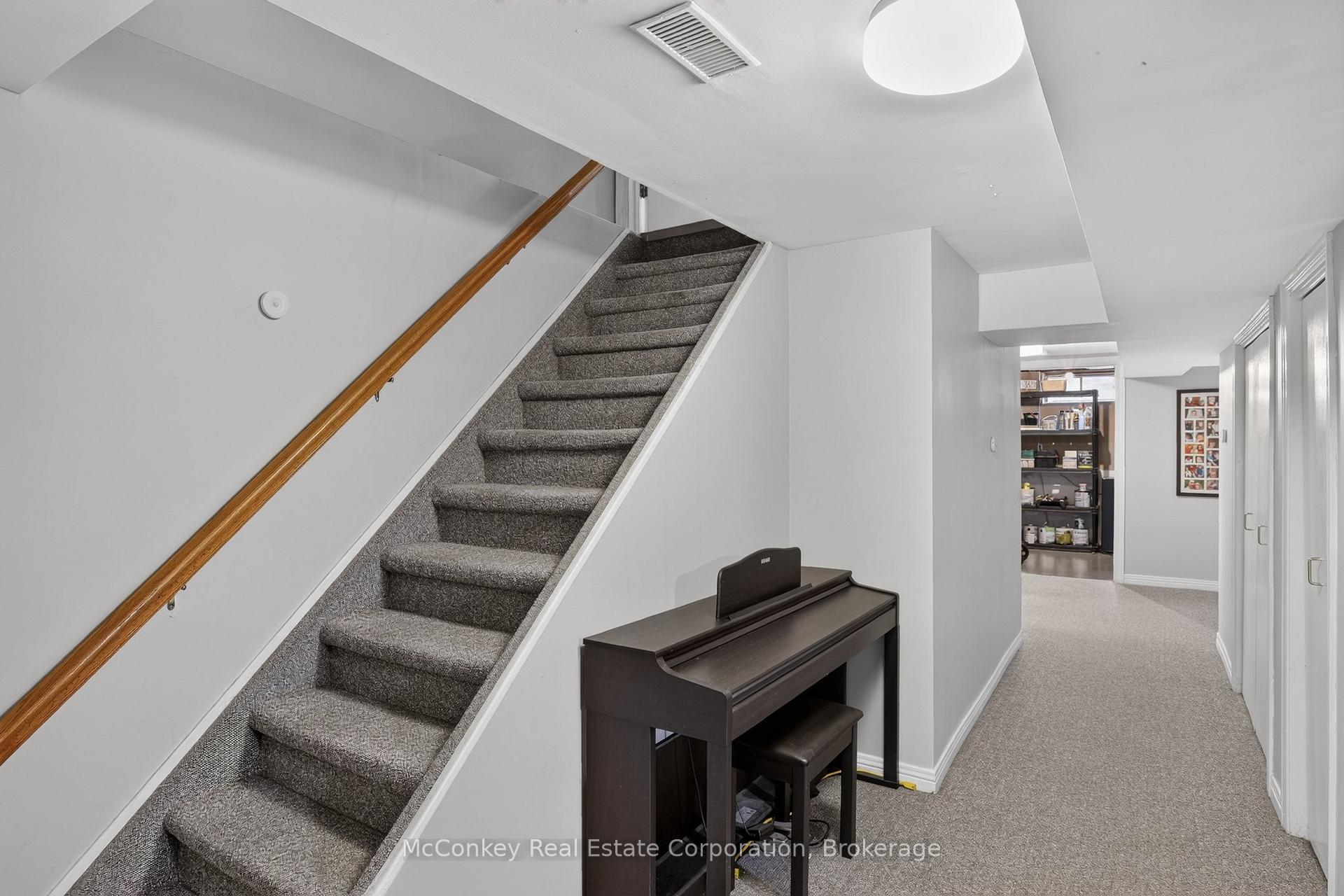 Photo 27 of 1817 Parkwood Circle, Peterborough, Monaghan Ward 2 — HOMEH