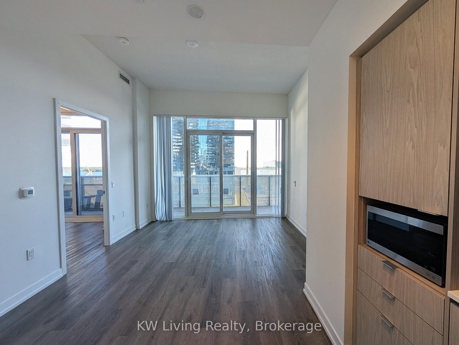 Photo 6 of Unit 1509, 55 Cooper Street, Toronto, Waterfront Communities — HOMEH