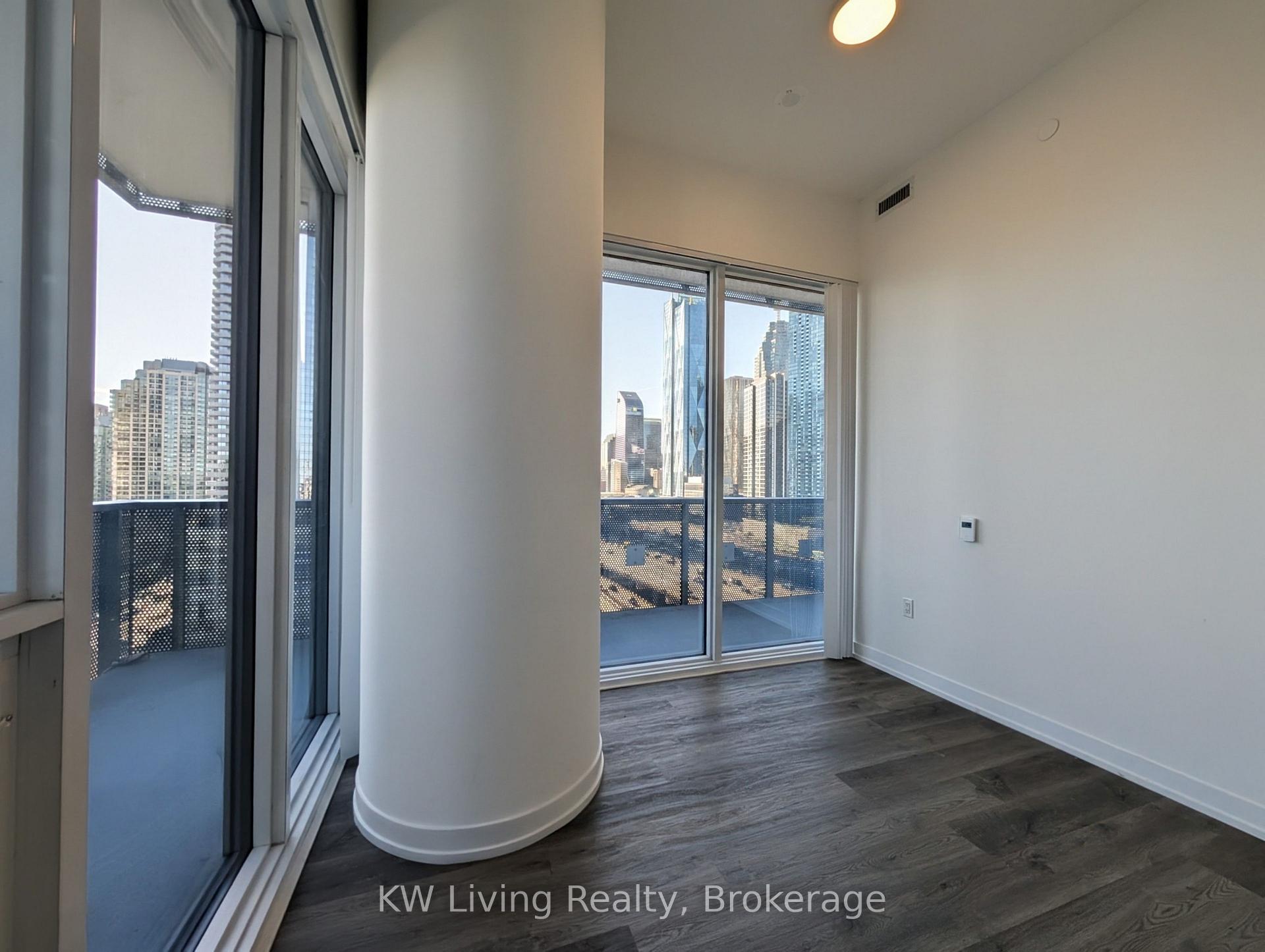 Photo 18 of Unit 1509, 55 Cooper Street, Toronto, Waterfront Communities — HOMEH