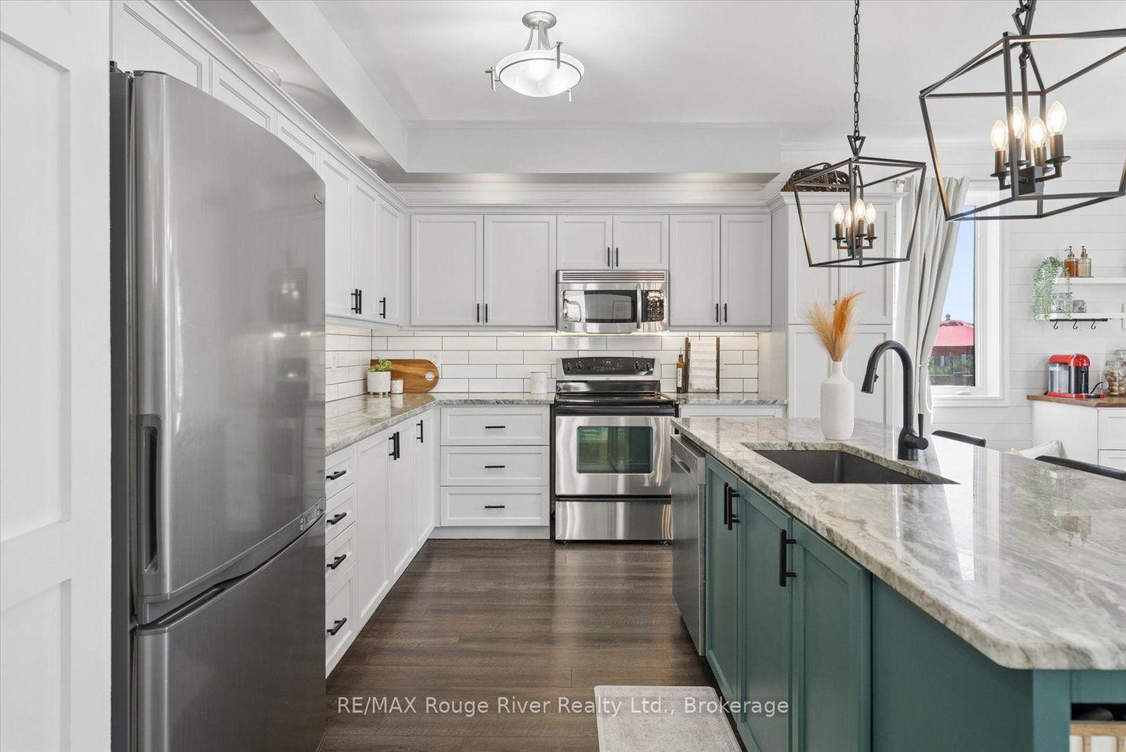 Photo 10 of 27 Bagnell Crescent, Clarington, Bowmanville — HOMEH