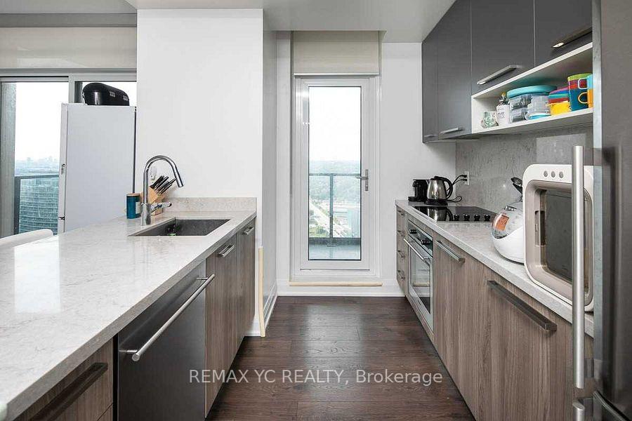 Photo 4 of Unit 3705, 36 Park Lawn Road, Etobicoke, Mimico — HOMEH