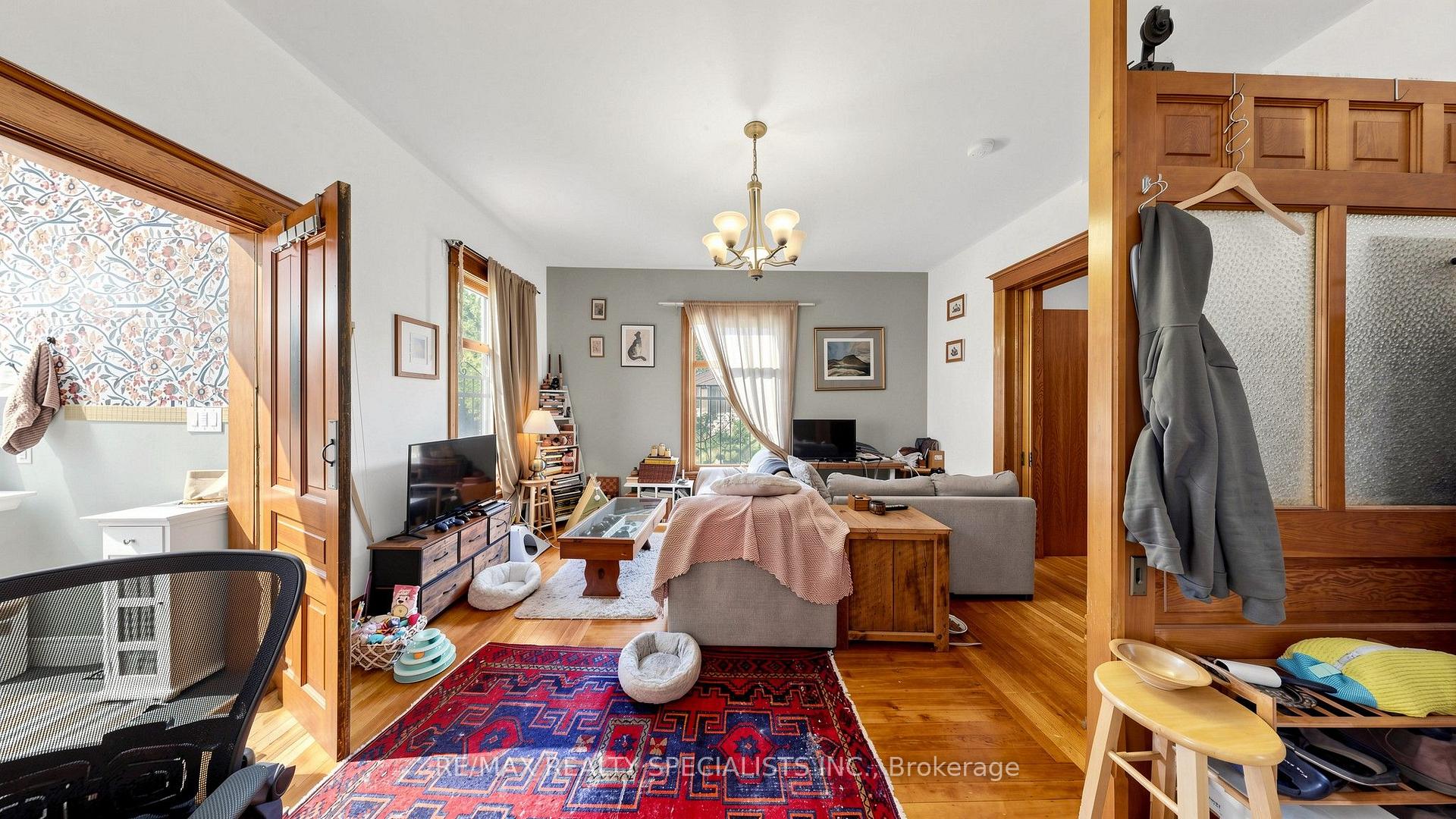 Photo 4 of 1316 King Street E, Hamilton, Delta — HOMEH
