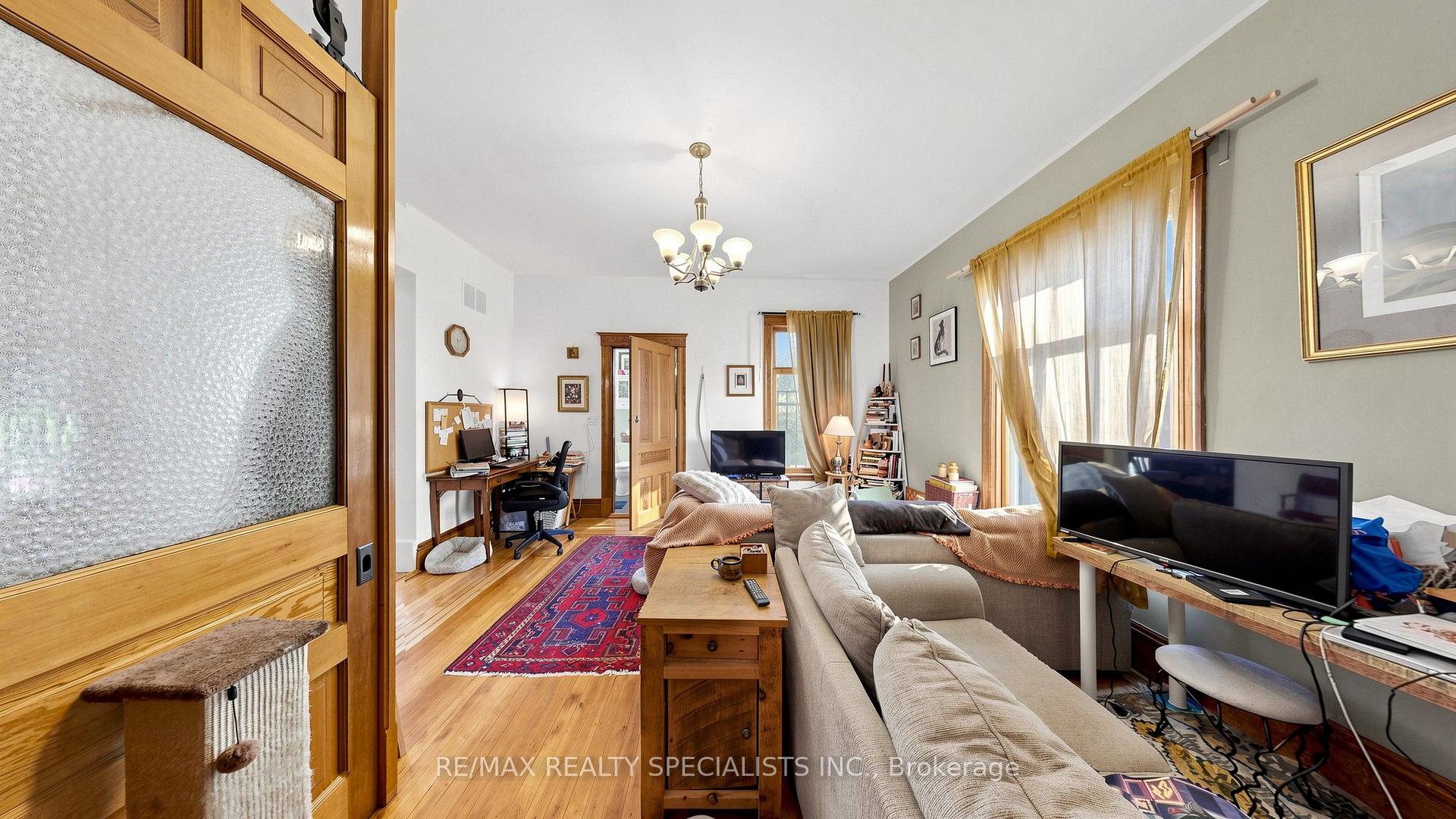 Photo 5 of 1316 King Street E, Hamilton, Delta — HOMEH