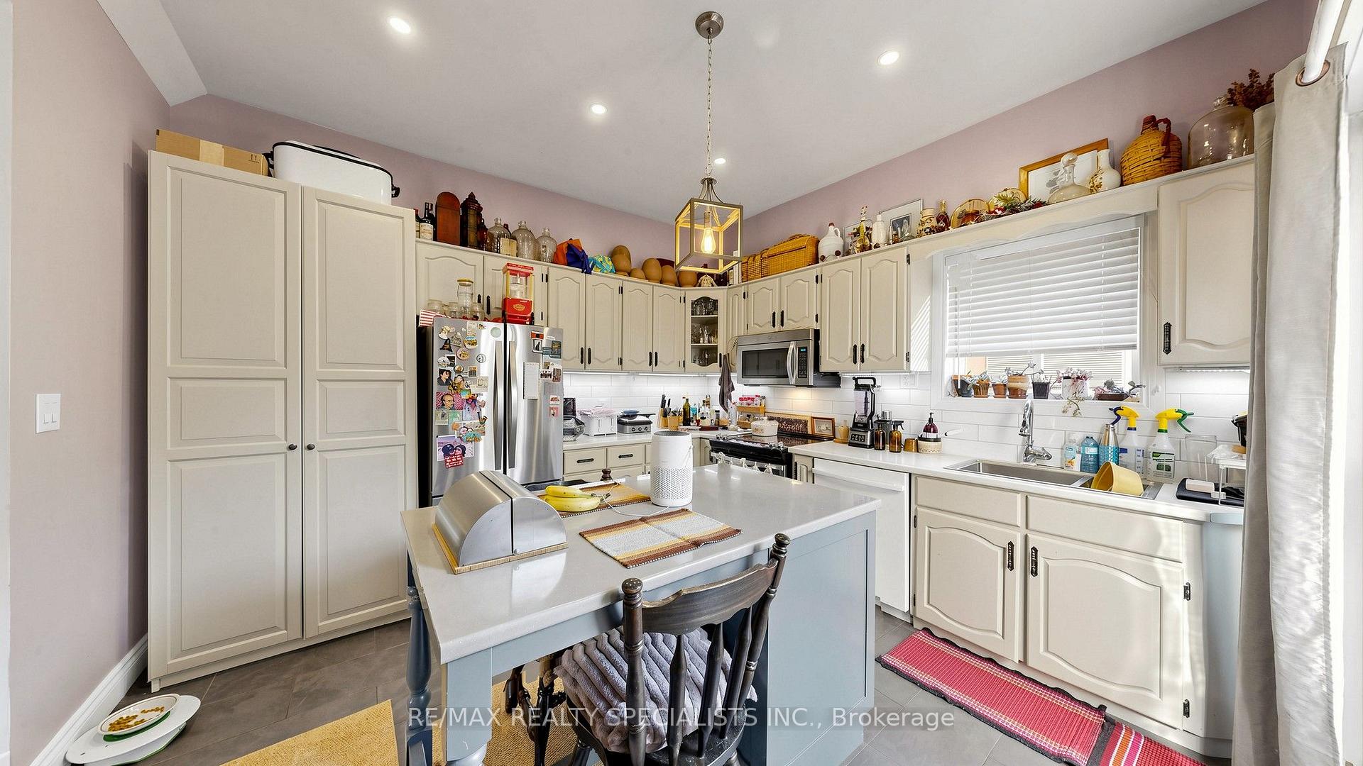 Photo 7 of 1316 King Street E, Hamilton, Delta — HOMEH