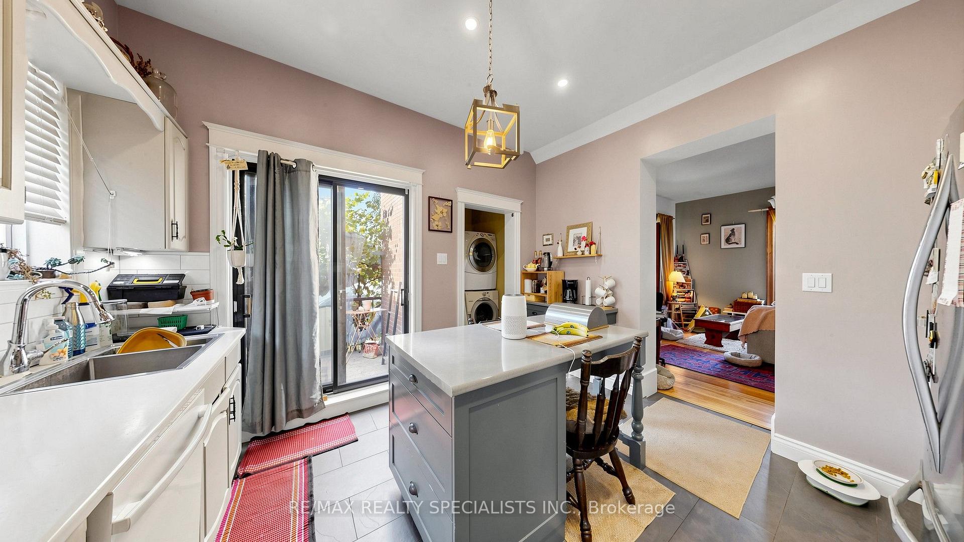 Photo 8 of 1316 King Street E, Hamilton, Delta — HOMEH