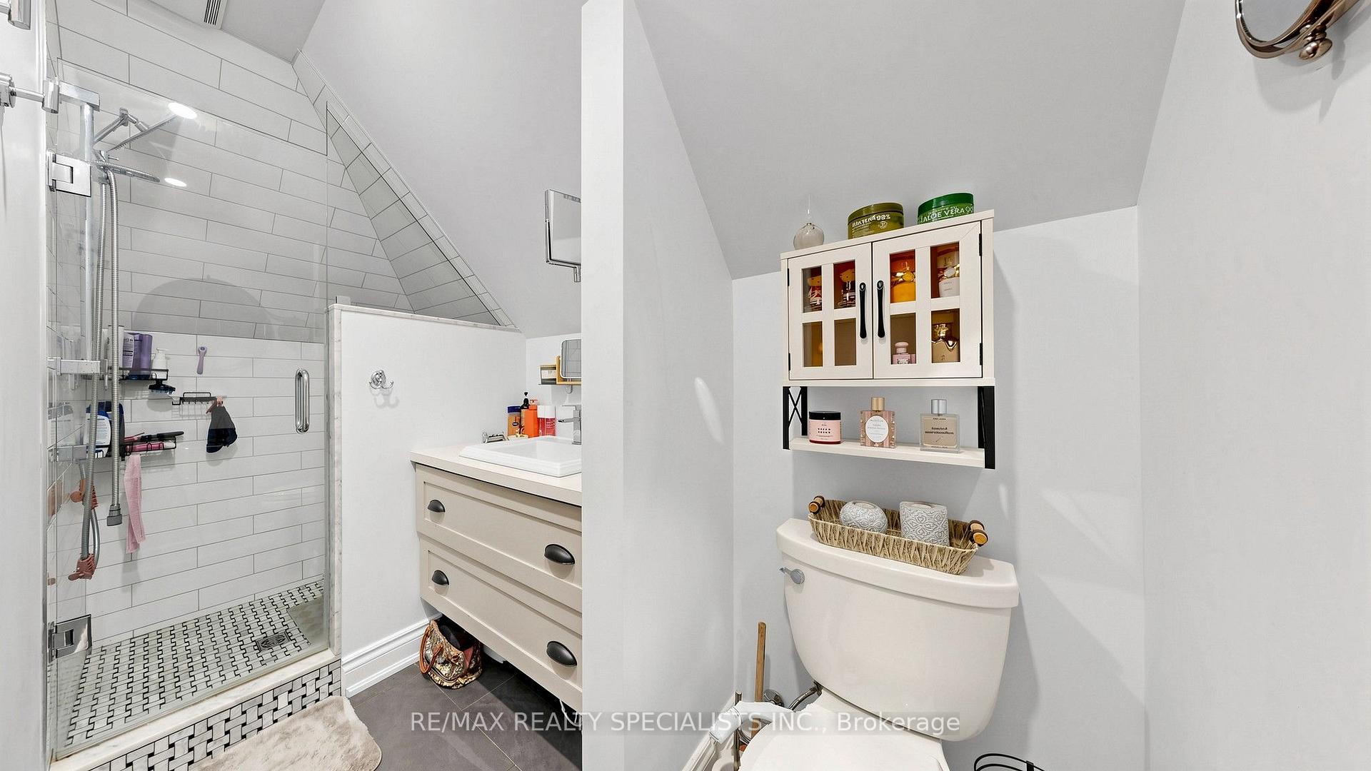 Photo 34 of 1316 King Street E, Hamilton, Delta — HOMEH