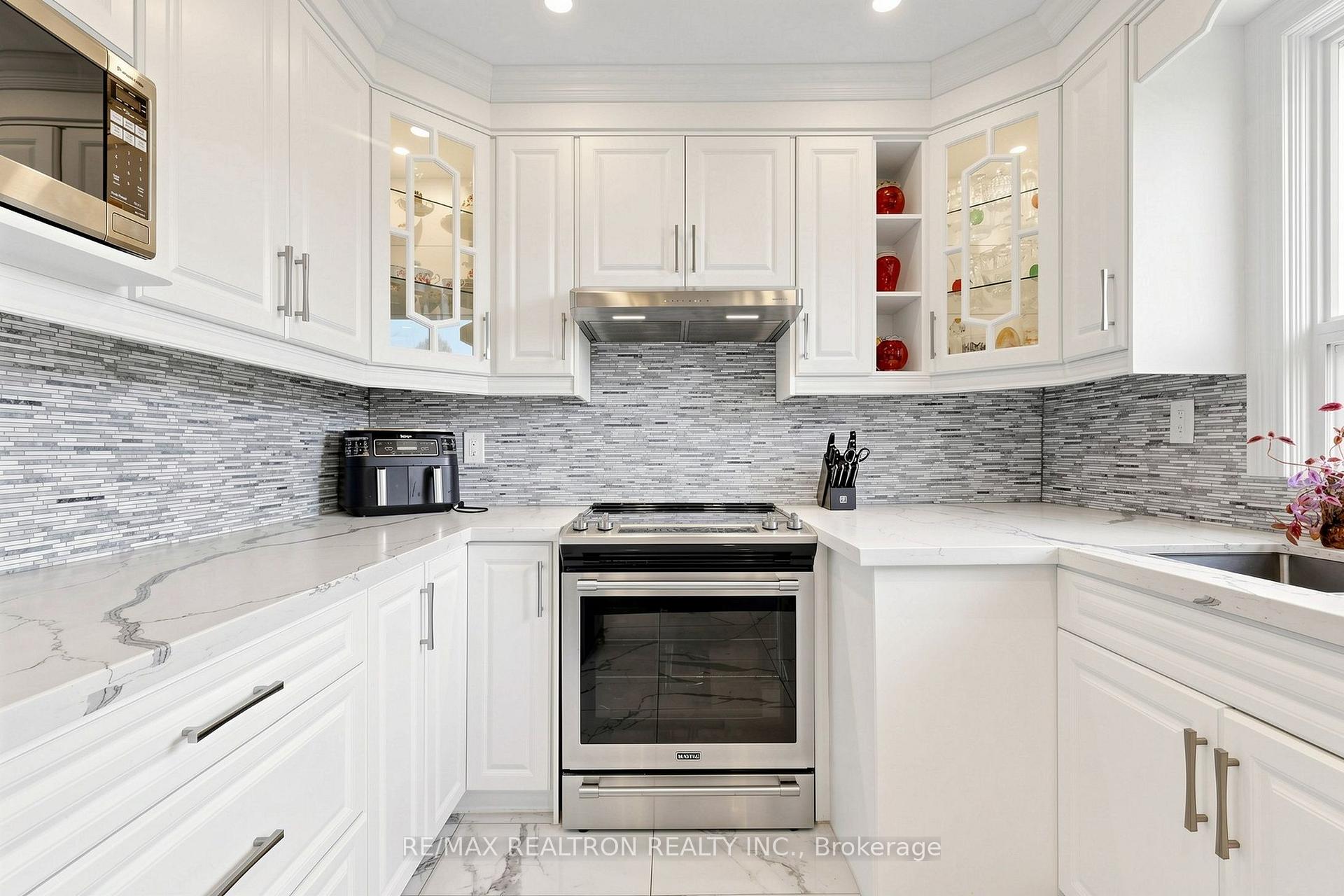 Photo 10 of Unit Main, 244 Tampico Road, Richmond Hill, Mill Pond — HOMEH